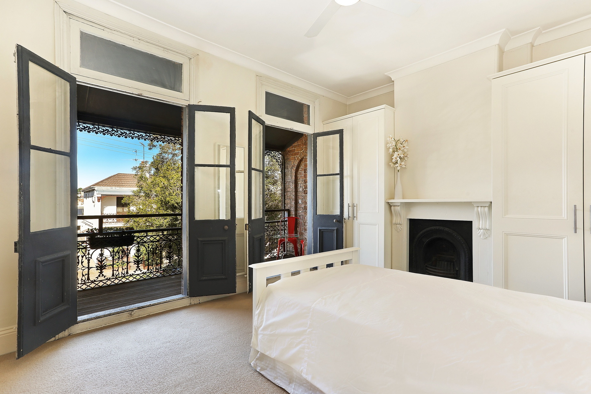 31 Day Street, Leichhardt Sold by Hudson McHugh - image 1