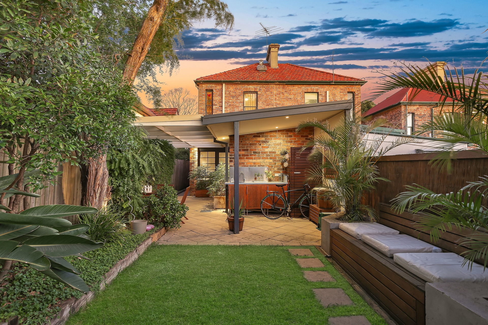 31 Day Street, Leichhardt Sold by Hudson McHugh - image 1