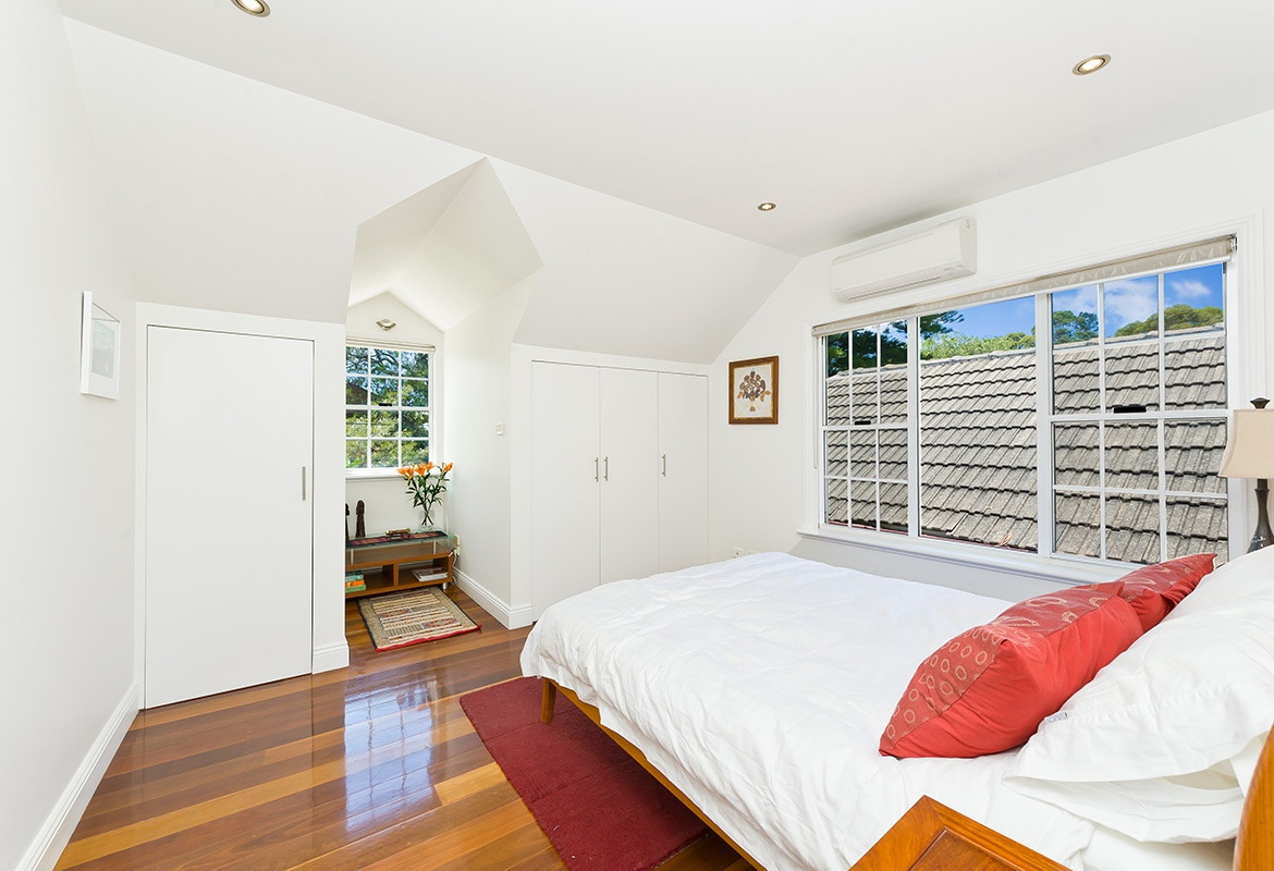 24 Davies Street, Leichhardt Sold by Hudson McHugh - image 1