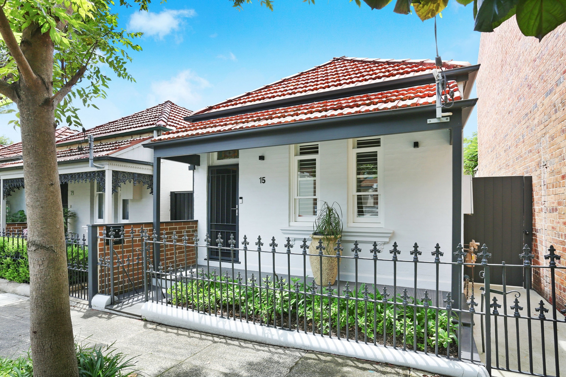 15 Charles Street, Petersham Sold by Hudson McHugh - image 1