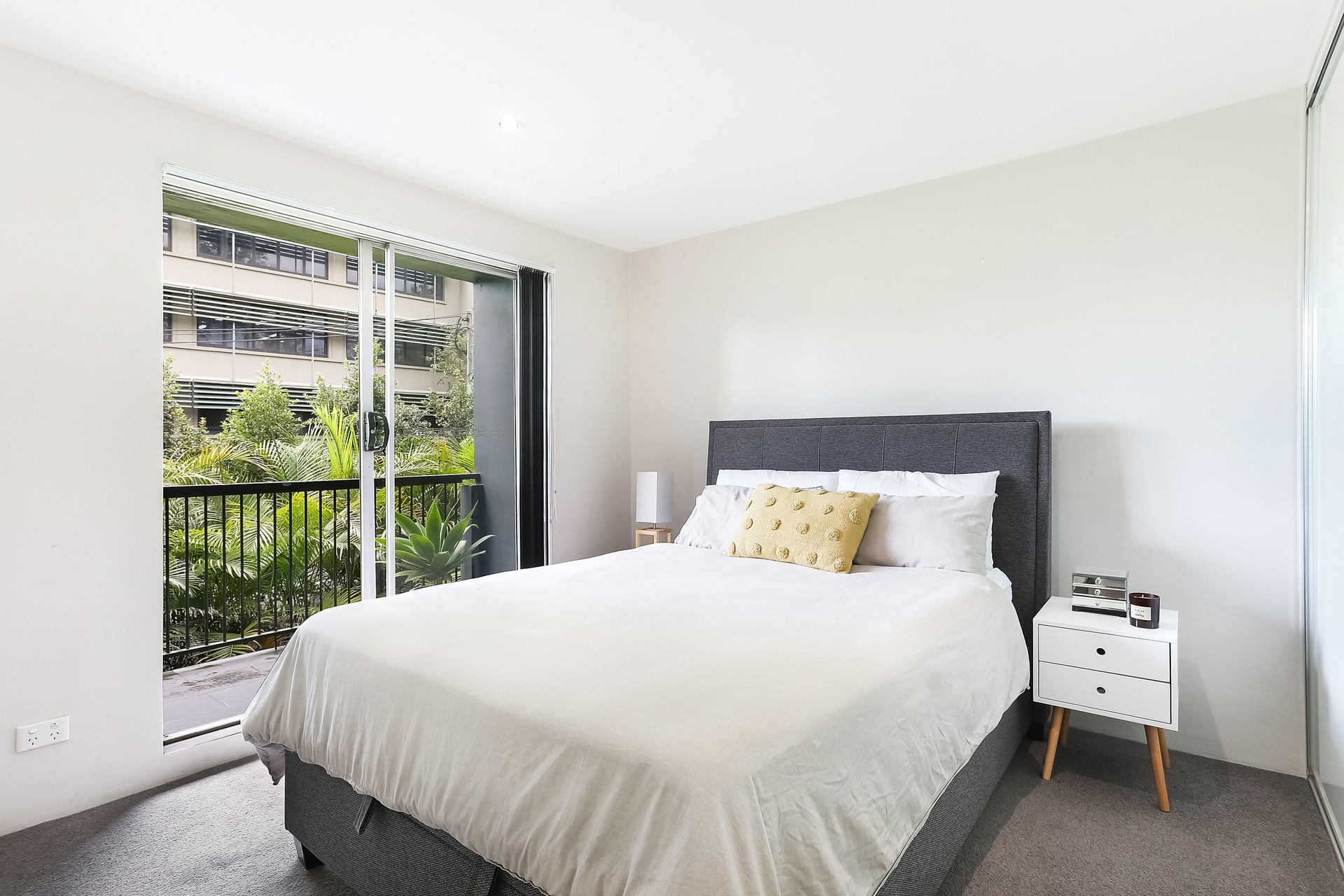 14/268 Glebe Point Road, Glebe Sold by Hudson McHugh - image 1