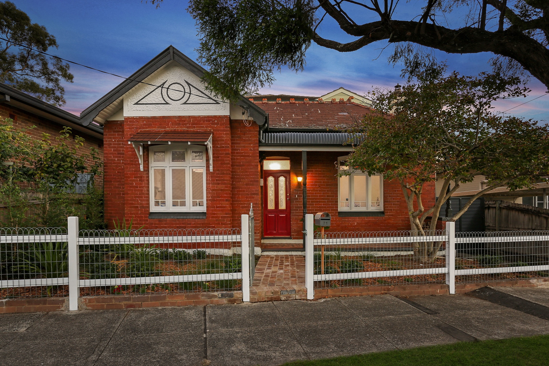 71 Riverside Crescent, Dulwich Hill Sold by Hudson McHugh - image 1