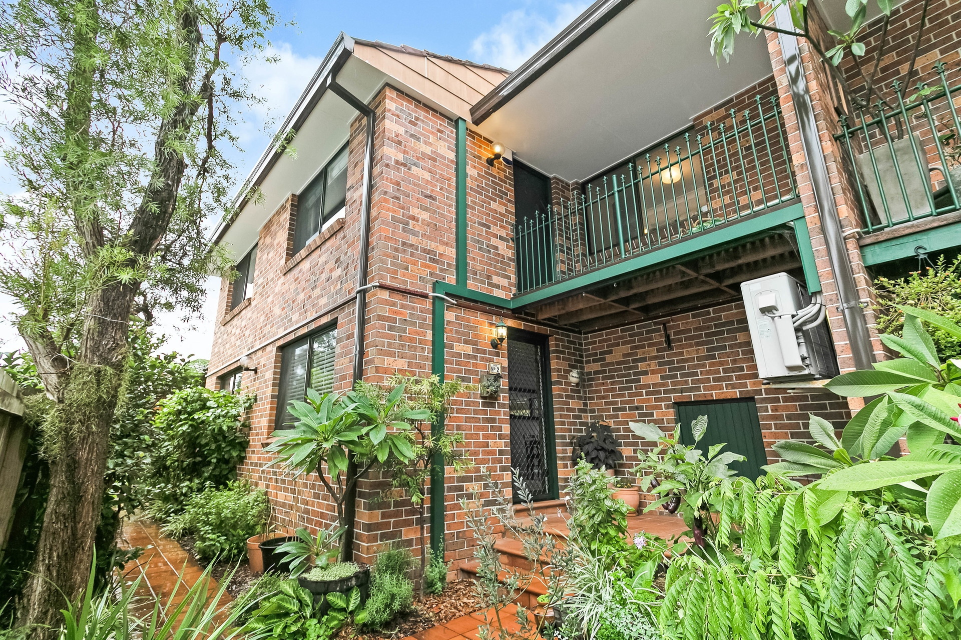 2/15 Davies Street, Leichhardt Sold by Hudson McHugh - image 1