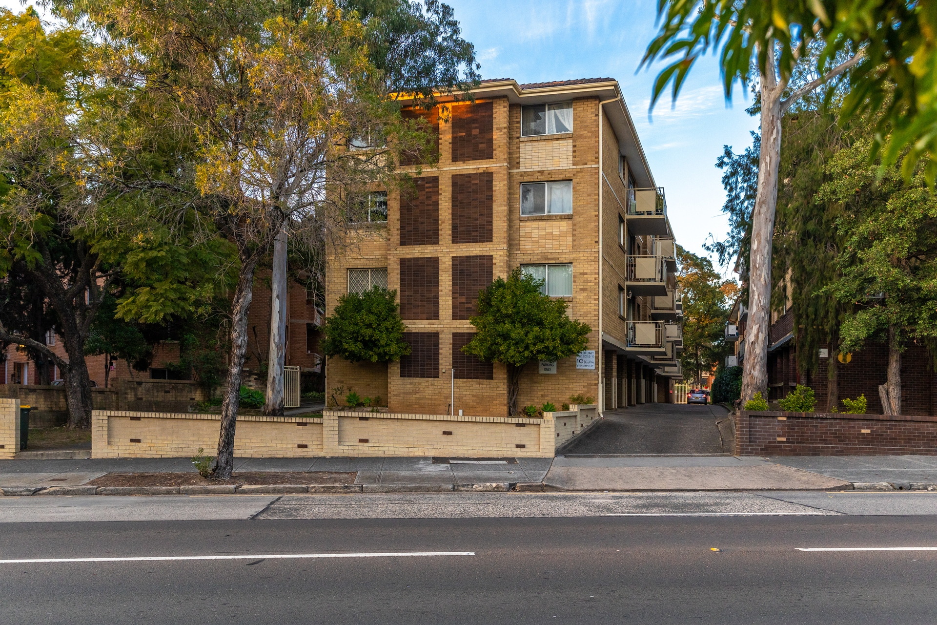 23/516 New Canterbury Road, Dulwich Hill Sold by Hudson McHugh - image 1