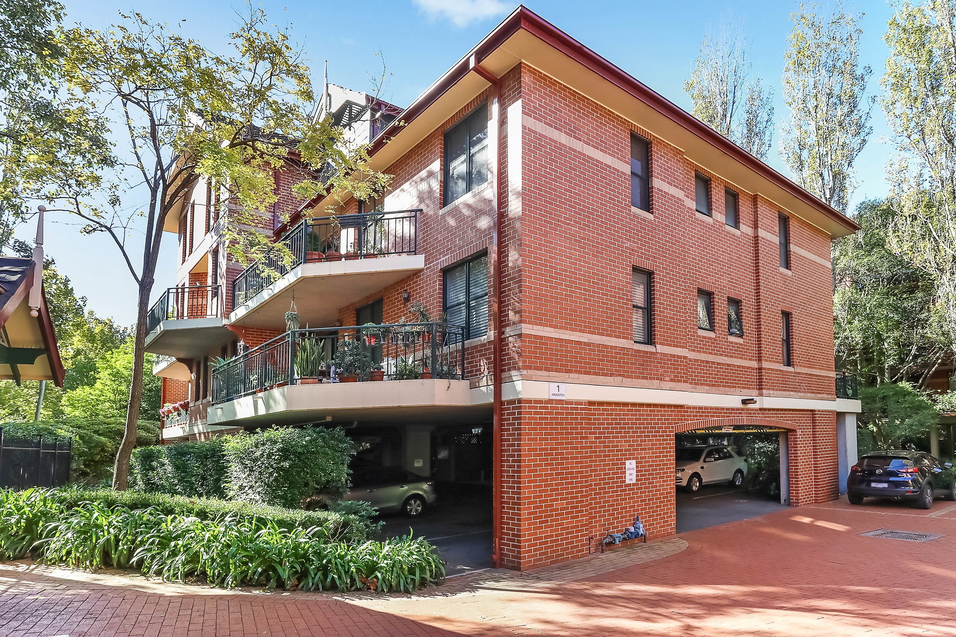 9/1 Williams Parade, Dulwich Hill Sold by Hudson McHugh - image 1