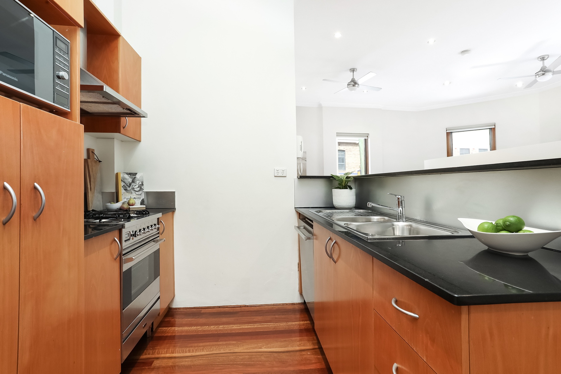 6/1-5 Hubert Street, Leichhardt Sold by Hudson McHugh - image 1