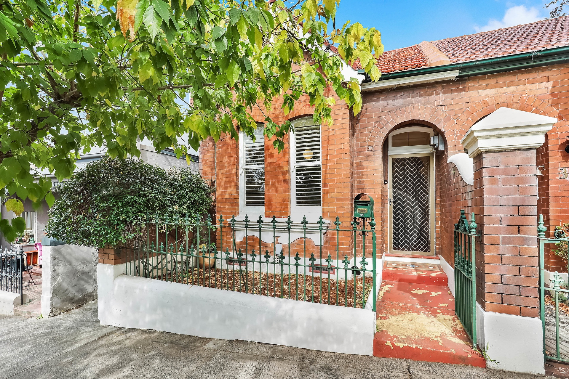 35 South Avenue, Leichhardt Sold by Hudson McHugh - image 1