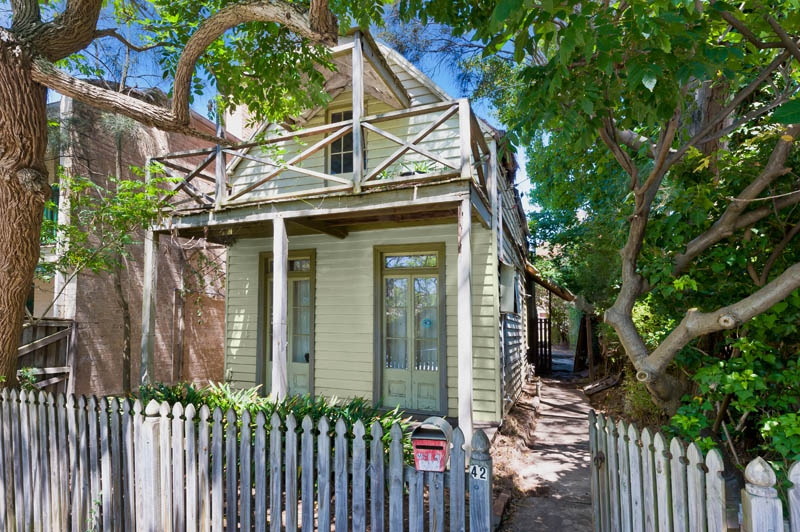 42 Merton Street, Rozelle Sold by Hudson McHugh - image 1