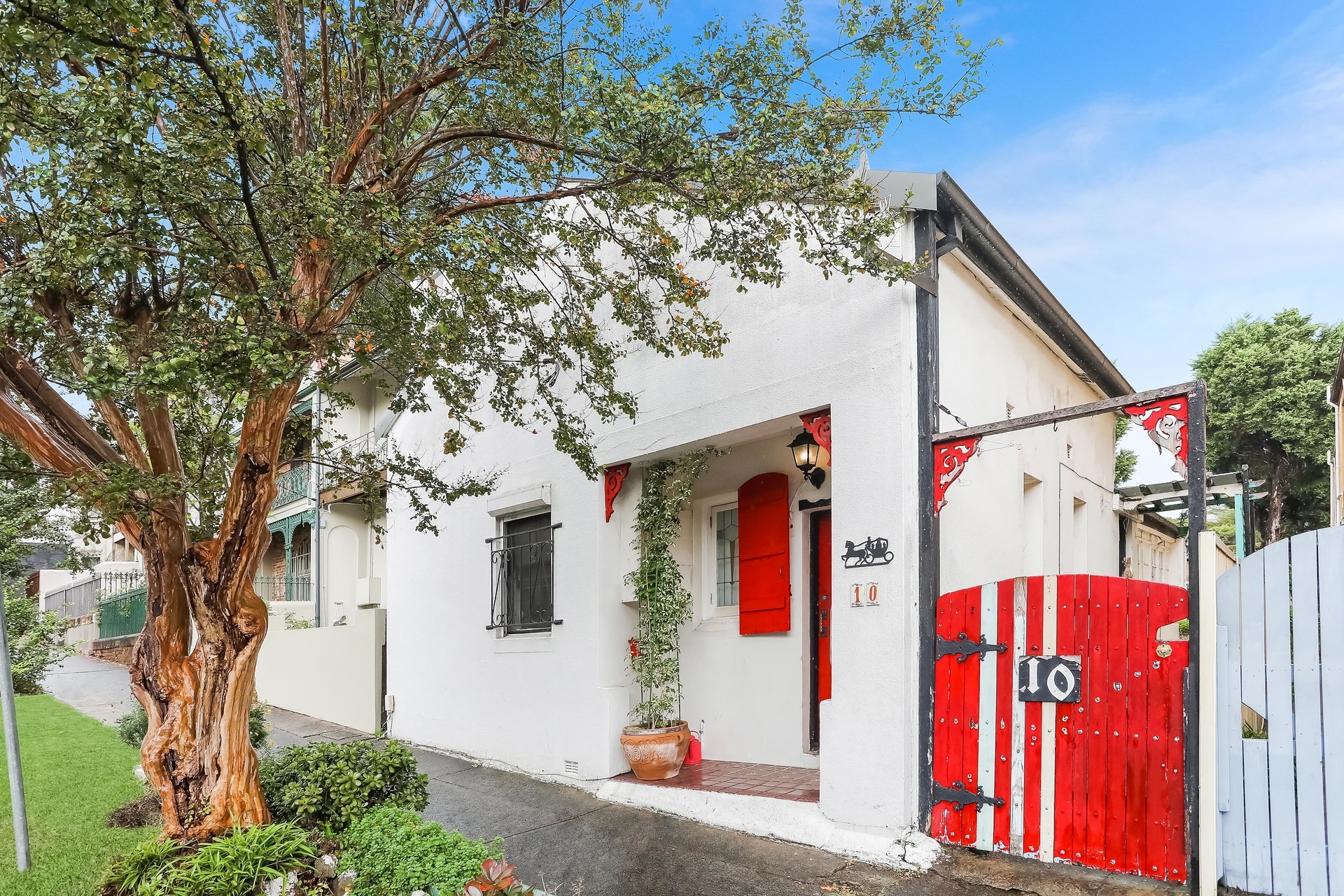 10 Carlisle Street, Leichhardt Sold by Hudson McHugh - image 1