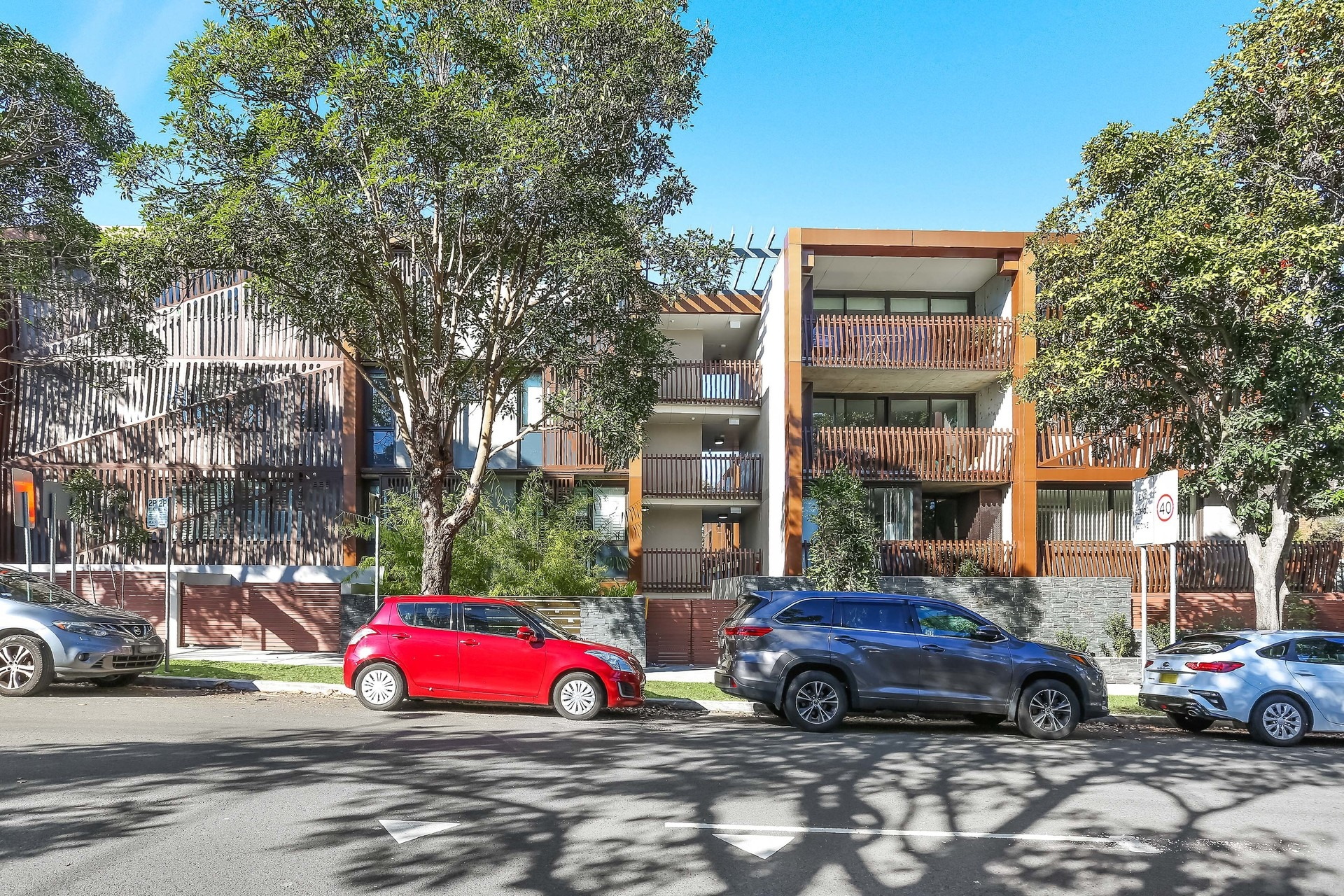 2/143 West Street, Crows Nest Sold by Hudson McHugh - image 1