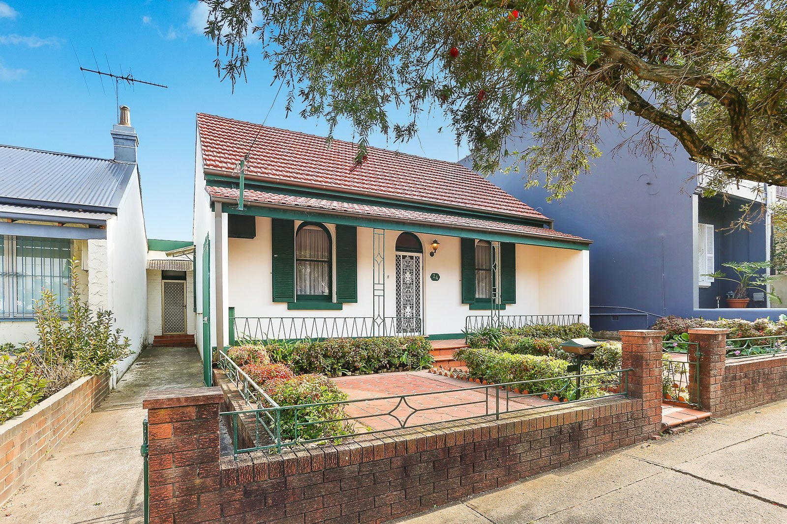 24 Catherine Street, Leichhardt Sold by Hudson McHugh - image 1