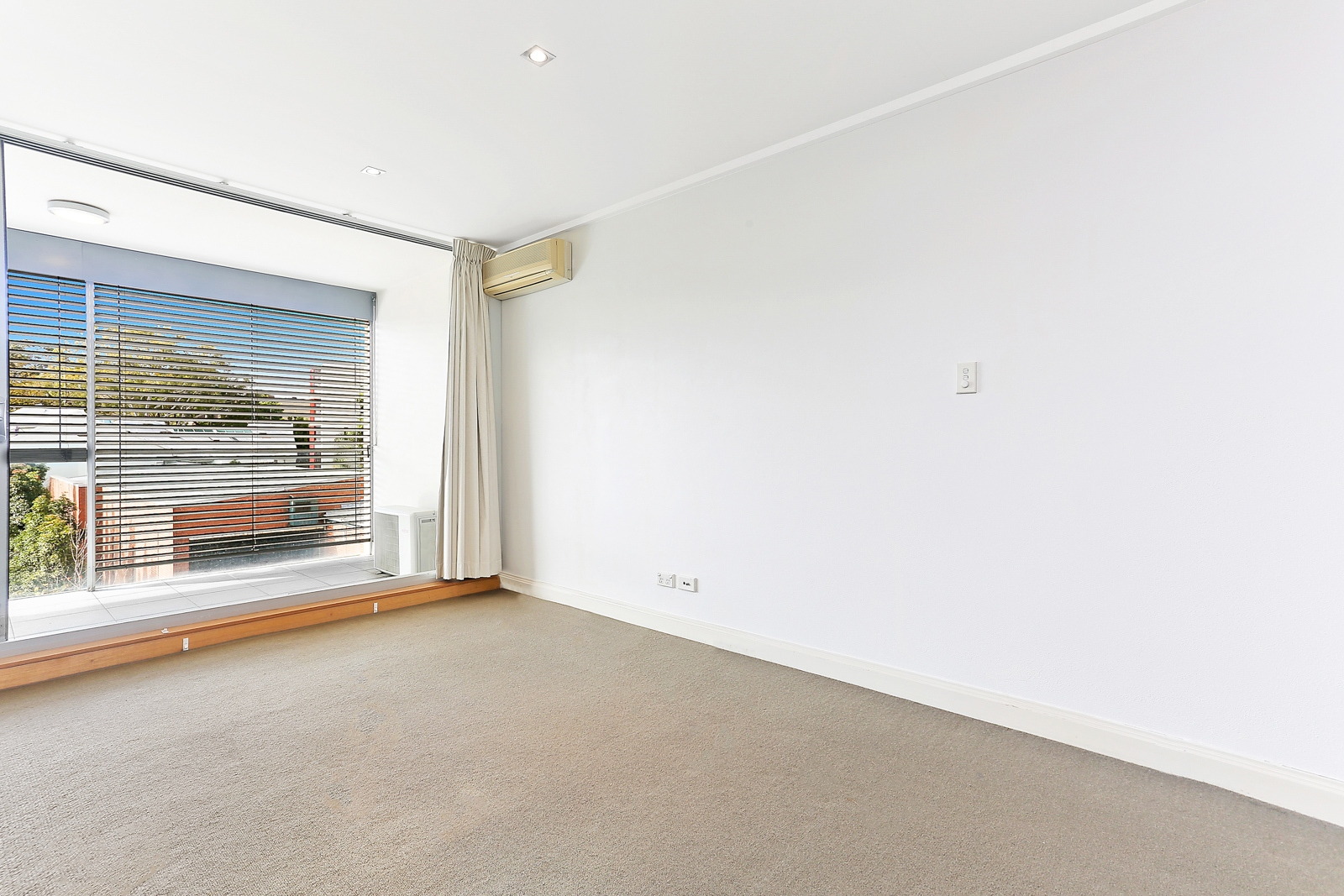 23/5-13 Larkin Street, Camperdown Leased by Hudson McHugh - image 1