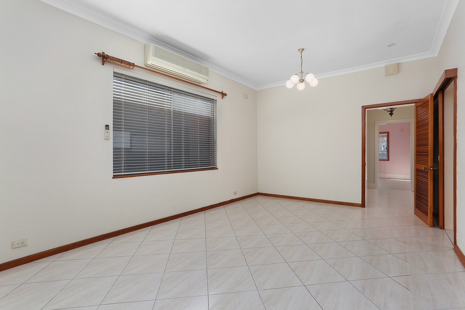 6 Mackenzie Street, Leichhardt Sold by Hudson McHugh - image 1