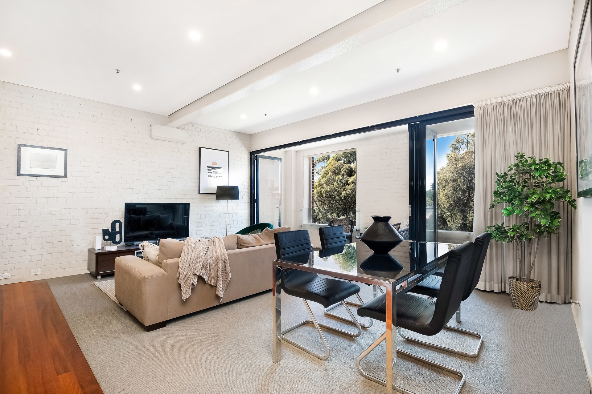 52/10-14 Terry Road, Dulwich Hill Sold by Hudson McHugh - image 1