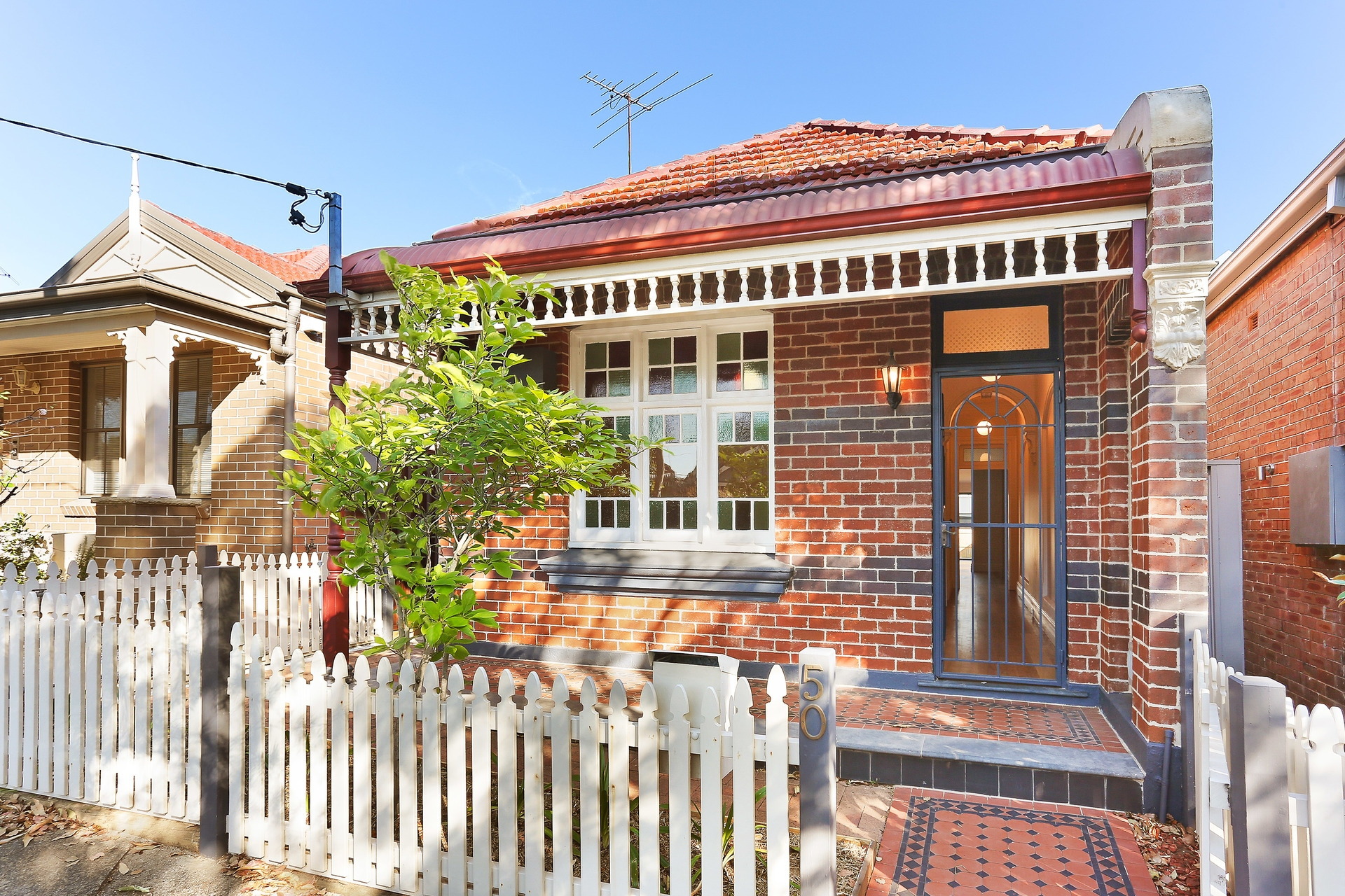 50 Albert Street, Leichhardt Leased by Hudson McHugh - image 1