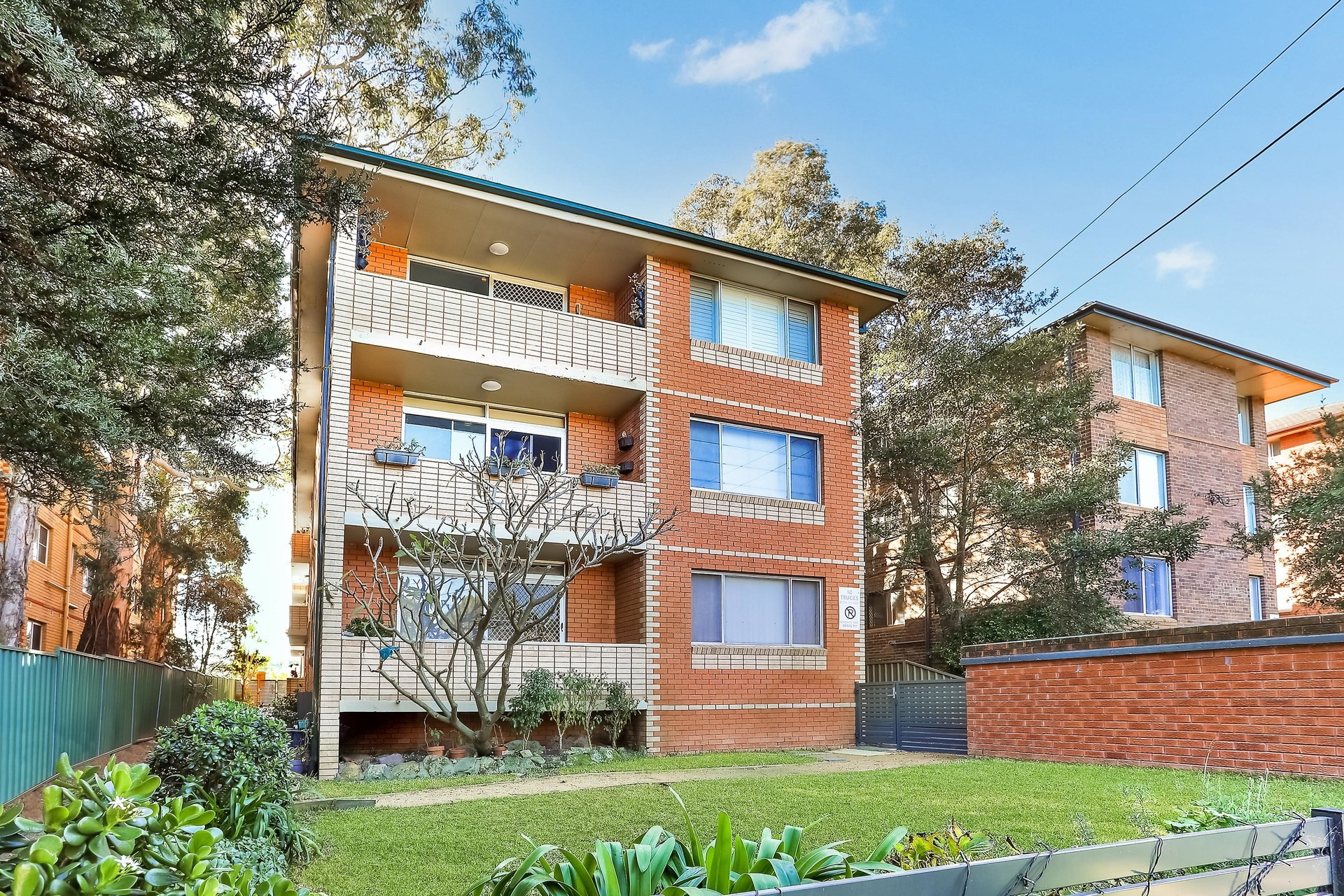 2/15 Loftus Street, Ashfield Sold by Hudson McHugh - image 1