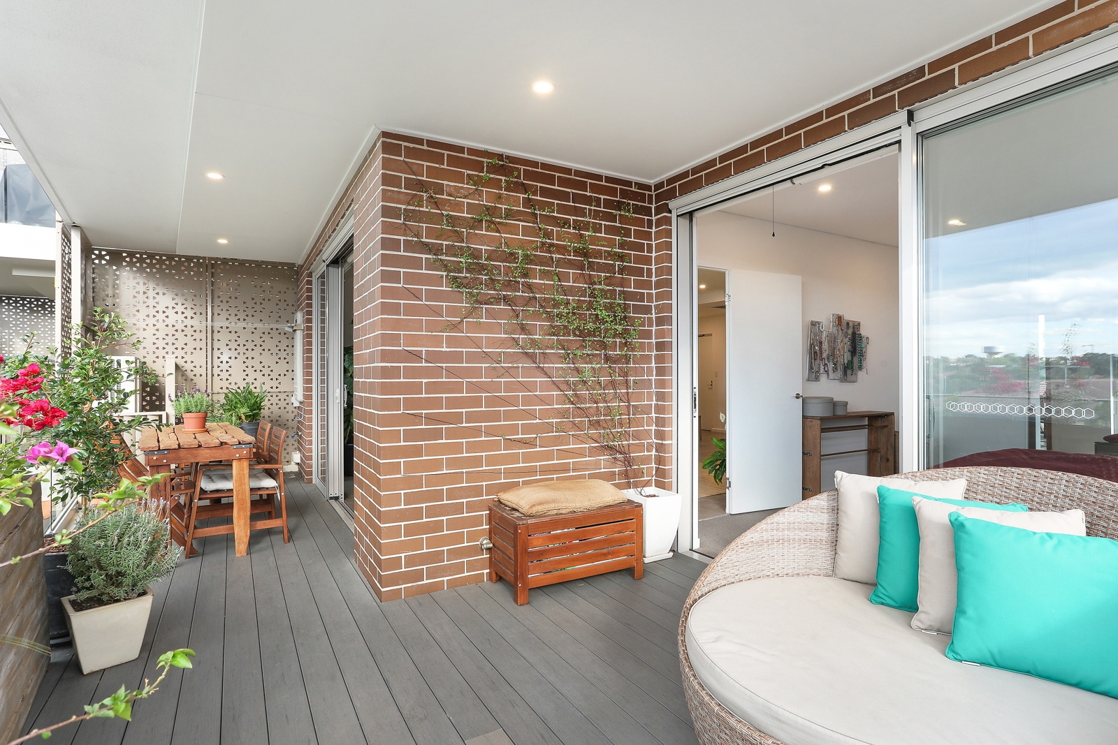 201/27 George Street, Marrickville Sold by Hudson McHugh - image 1