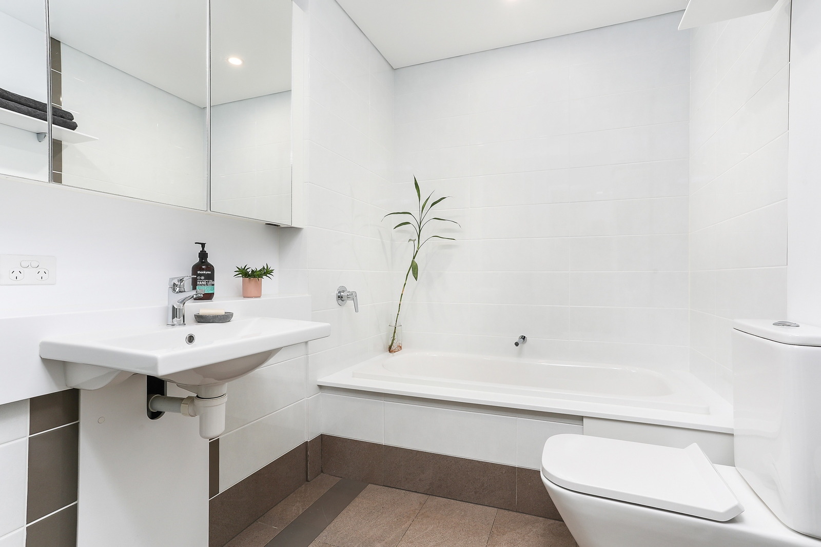 201/27 George Street, Marrickville Sold by Hudson McHugh - image 1