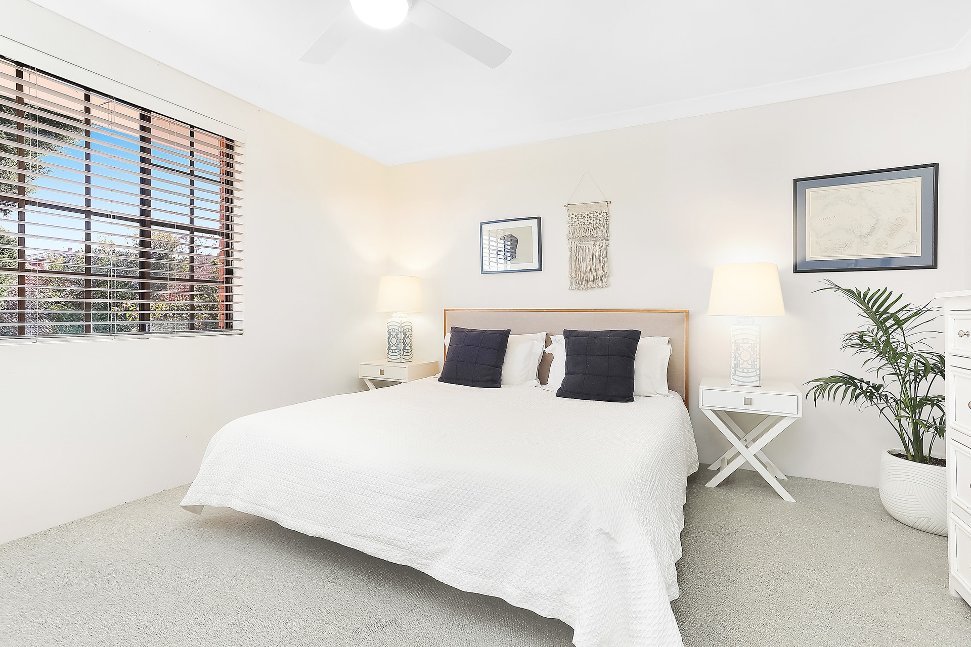 4/33 Hay Street, Leichhardt Sold by Hudson McHugh - image 1