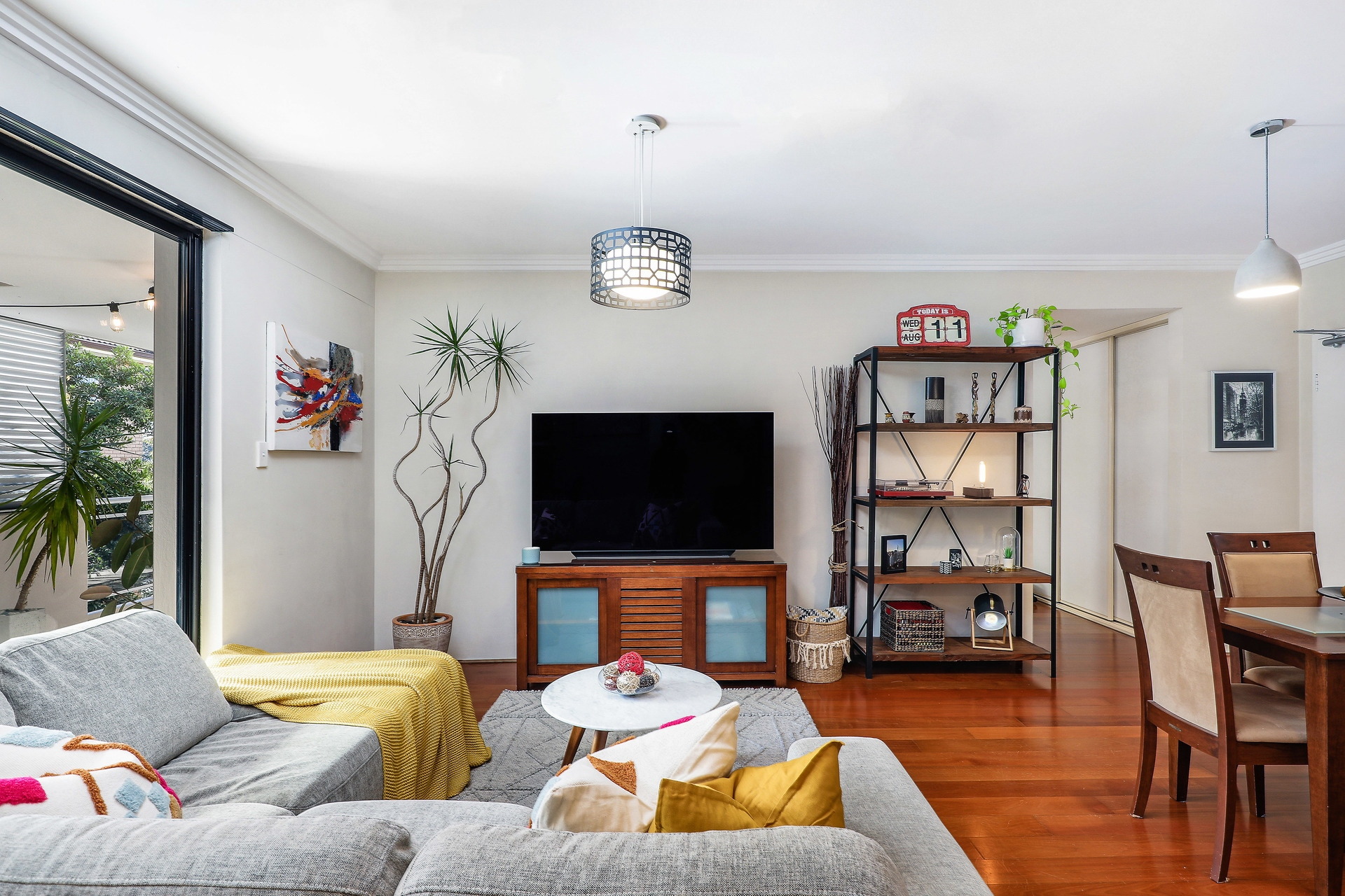 10/11 Wallace Street, Marrickville Sold by Hudson McHugh - image 1