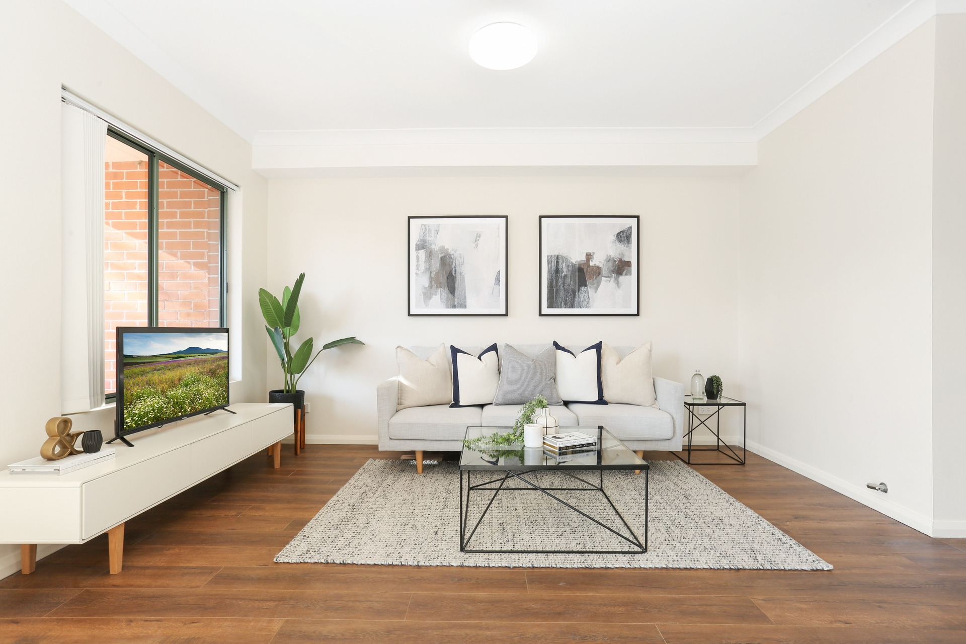 4/27 Crinan Street, Hurlstone Park Sold by Hudson McHugh - image 1