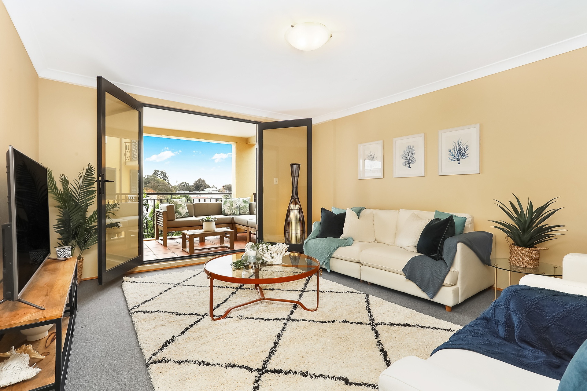 136/23 Norton Street, Leichhardt Sold by Hudson McHugh - image 1