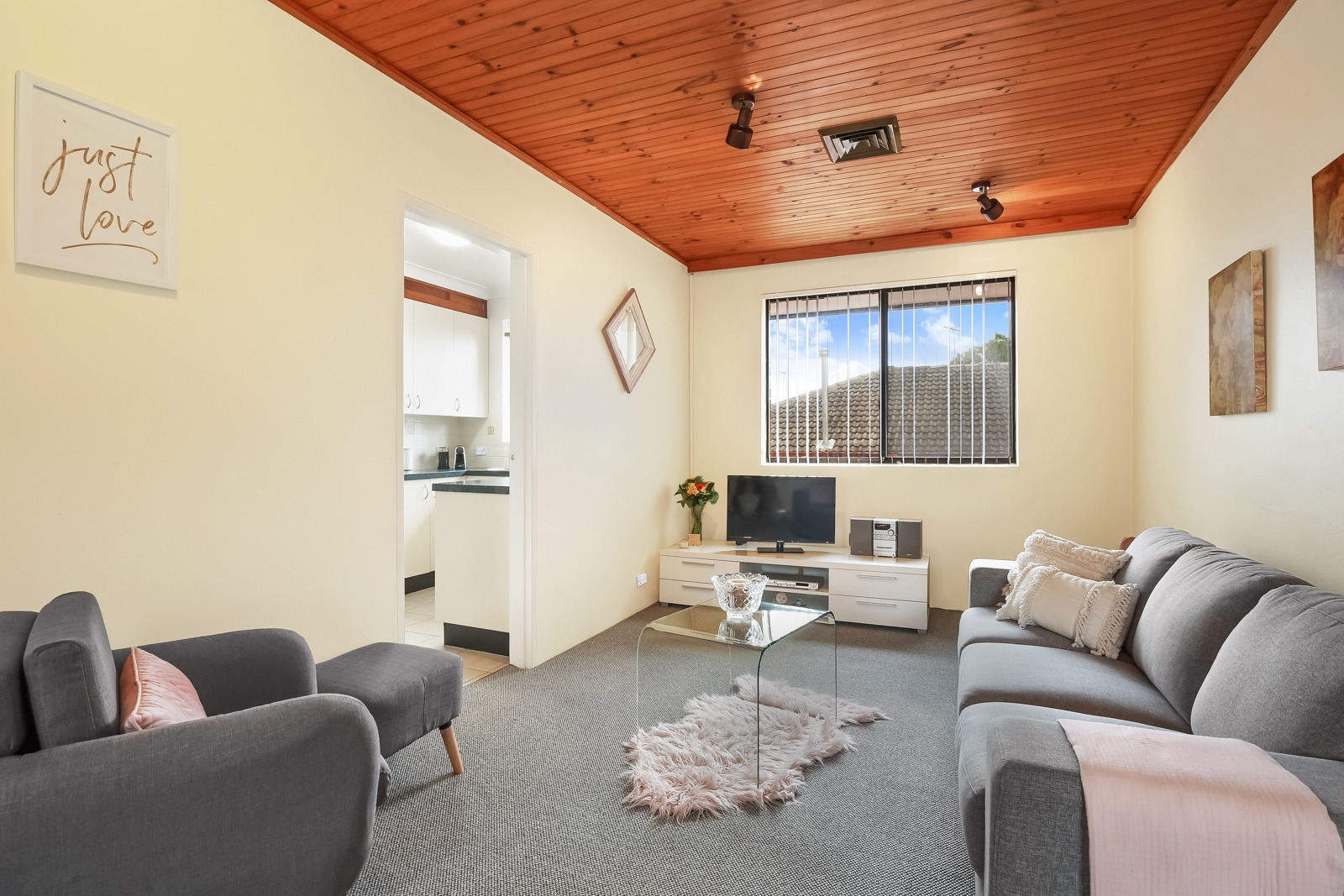 14/1-5B Myra Road, Dulwich Hill Leased by Hudson McHugh - image 1