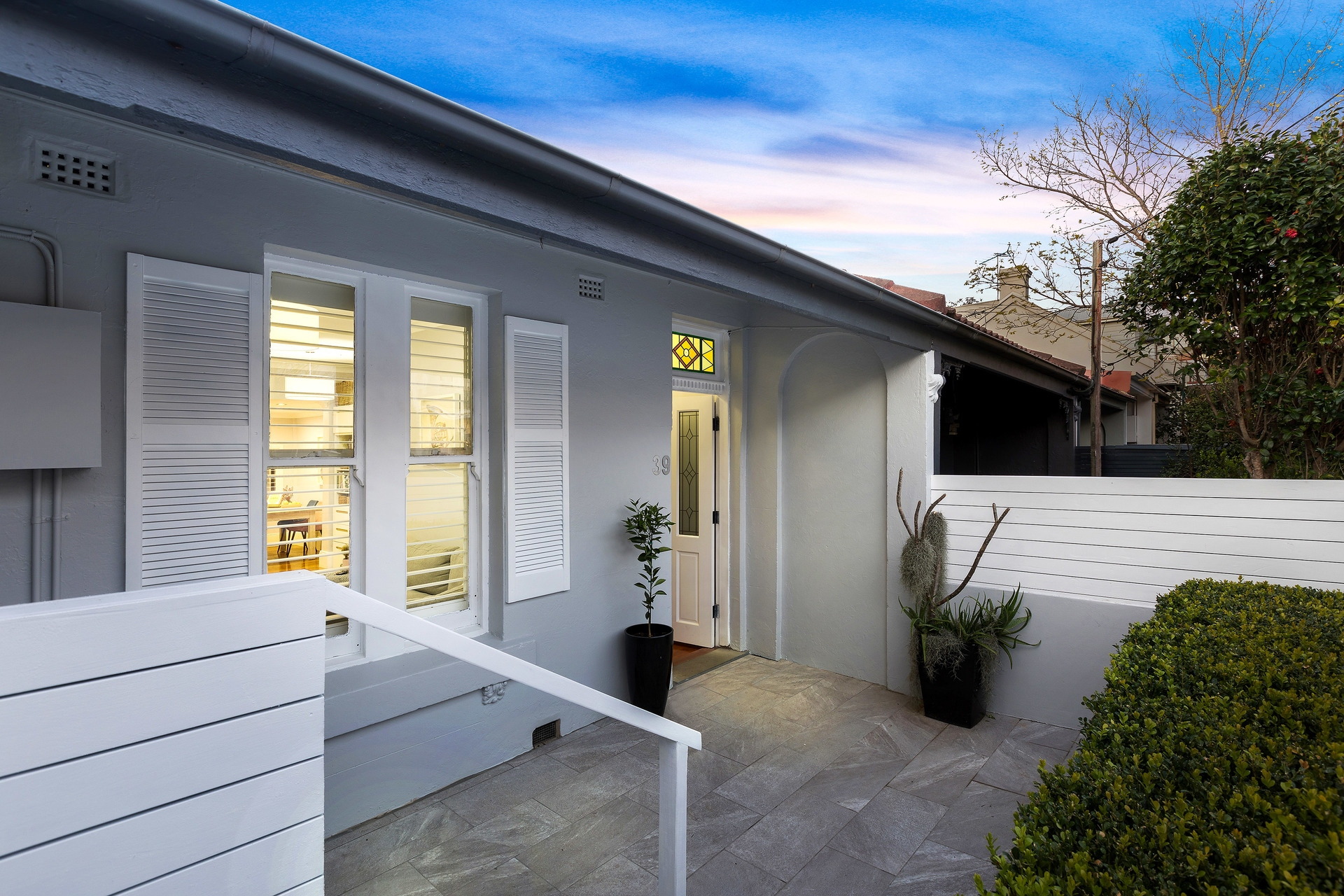 39 Carlisle Street, Leichhardt Sold by Hudson McHugh - image 1