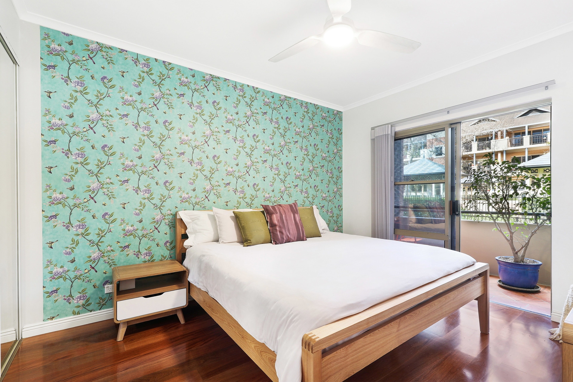 32/8 Williams Parade, Dulwich Hill Sold by Hudson McHugh - image 1