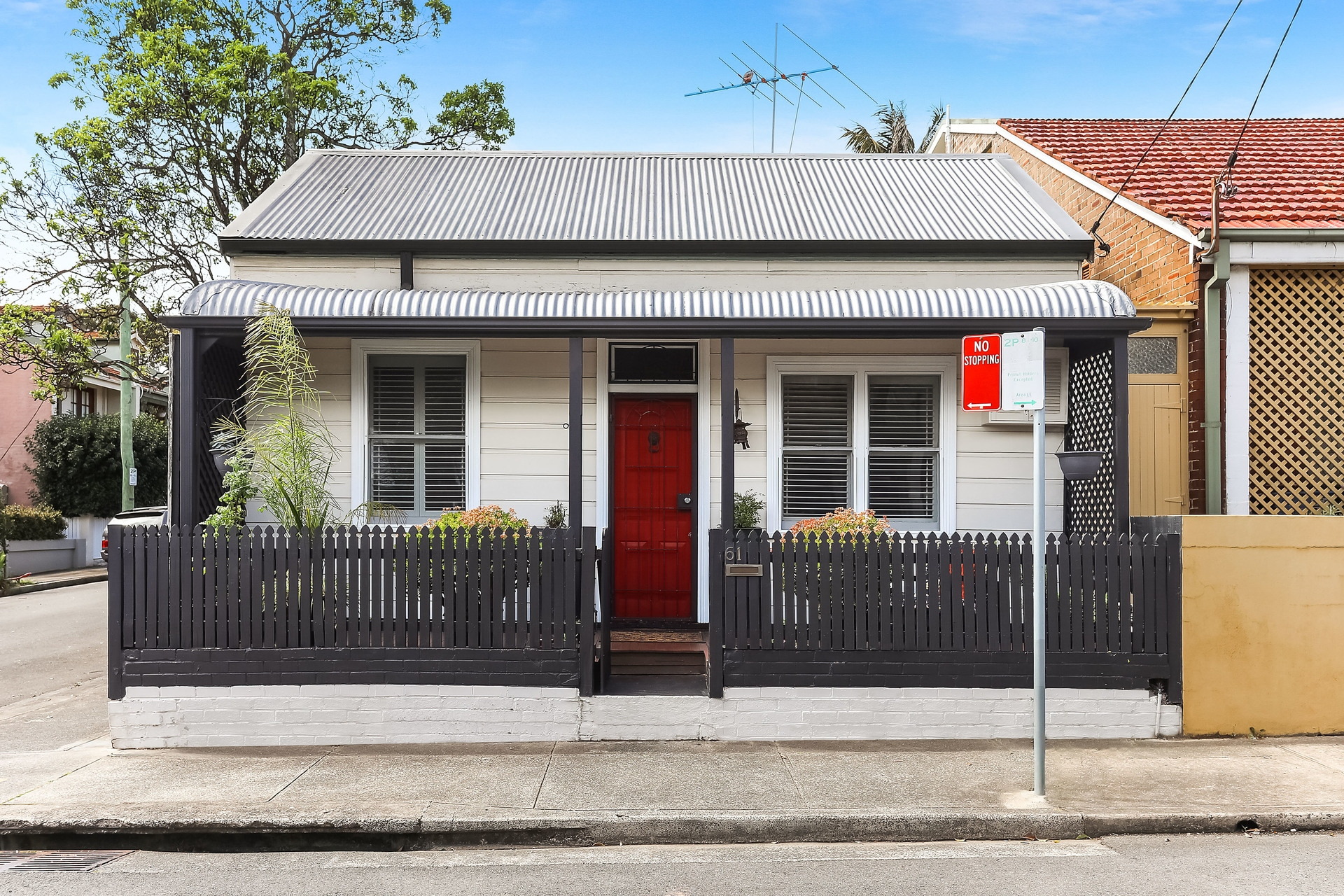 61 Junior Street, Leichhardt Sold by Hudson McHugh - image 1