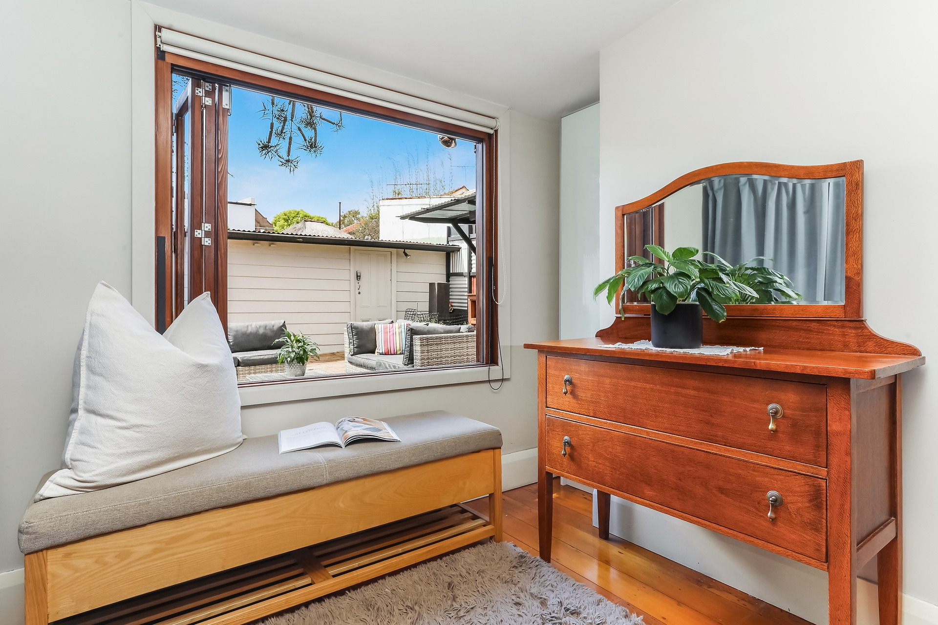 61 Junior Street, Leichhardt Sold by Hudson McHugh - image 1