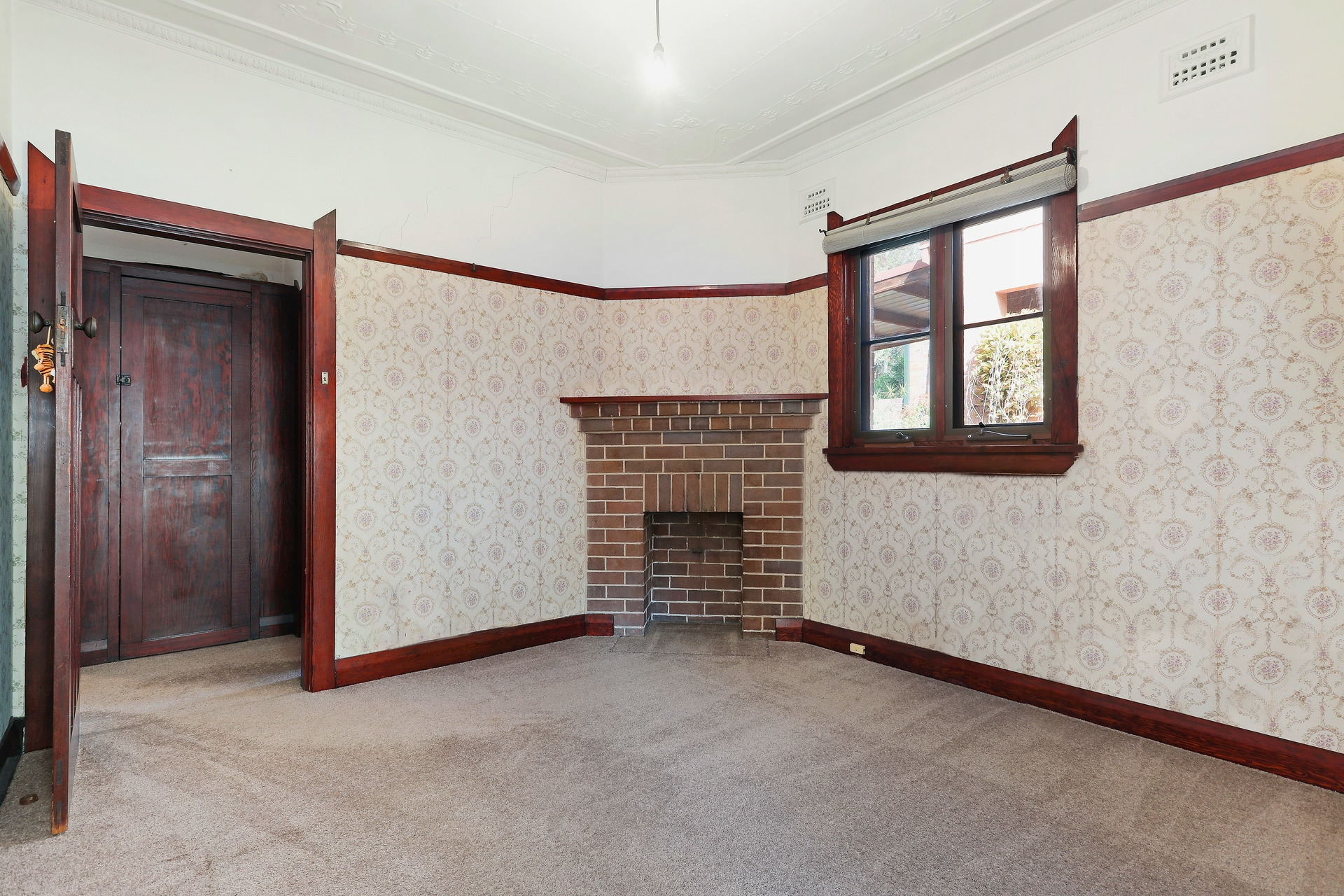 8 Davies Street, Leichhardt Sold by Hudson McHugh - image 1