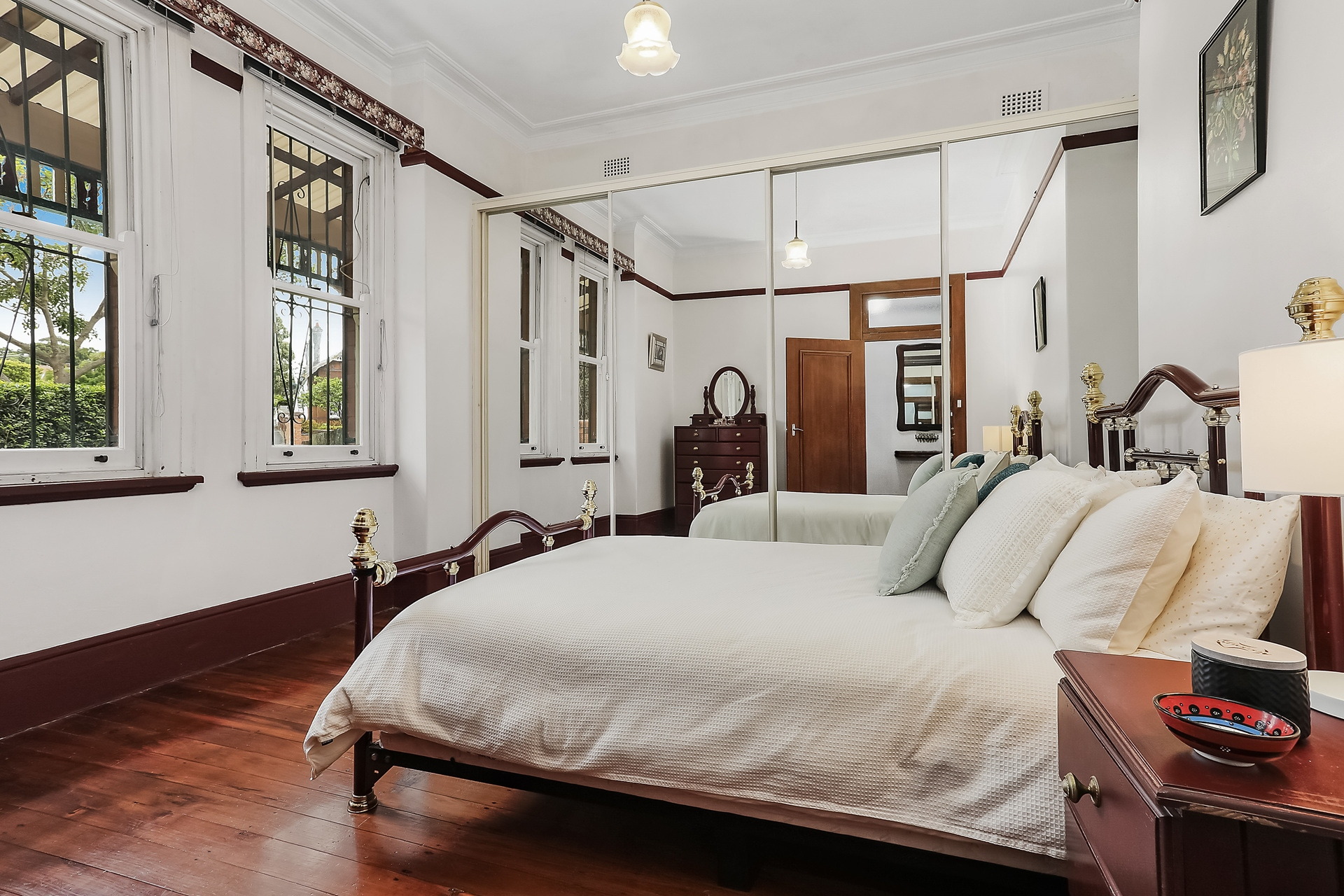 50 Wardell Road, Petersham Sold by Hudson McHugh - image 1