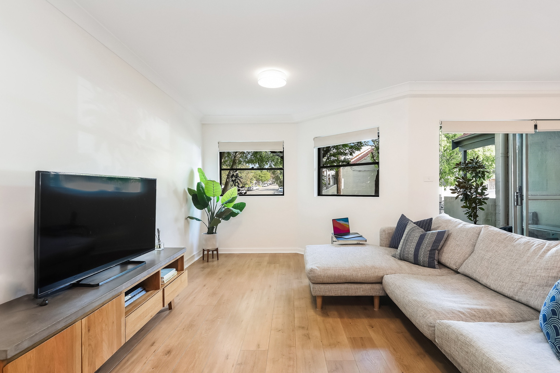 8/69 Allen Street, Leichhardt Sold by Hudson McHugh - image 1