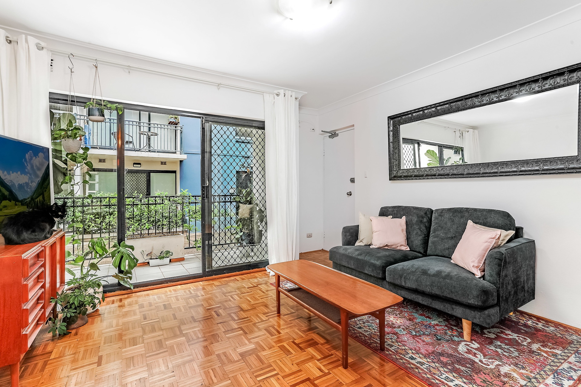 8/56A Cambridge Street, Stanmore Sold by Hudson McHugh - image 1