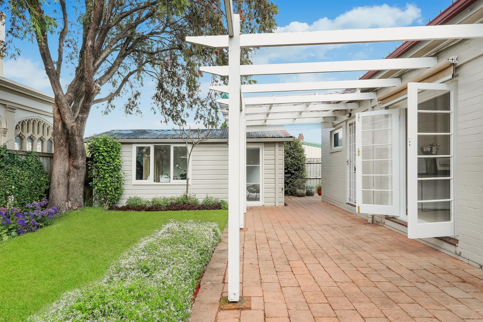 56 Seaview Street, Ashfield Sold by Hudson McHugh - image 1