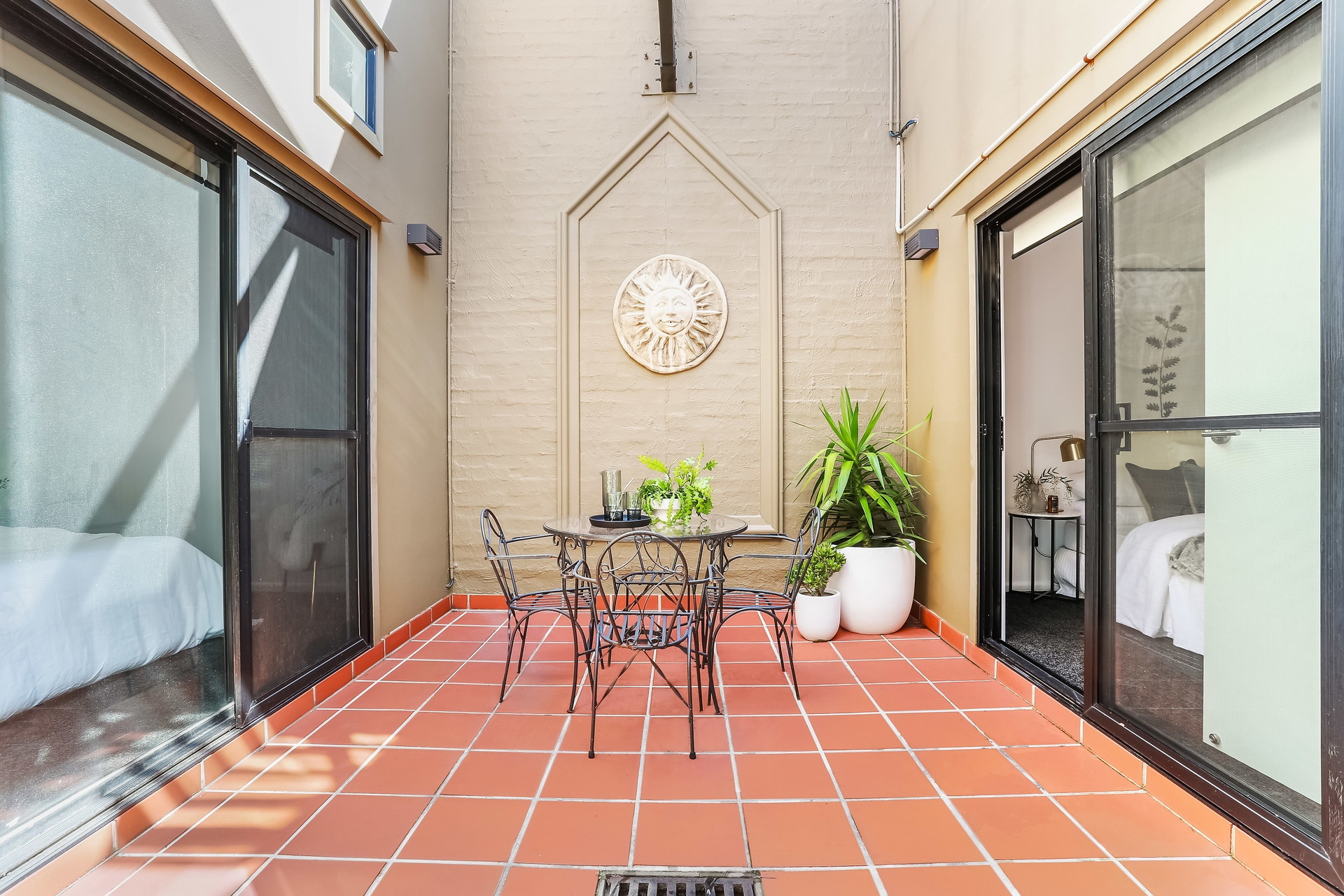 1/24 National Street, Leichhardt Sold by Hudson McHugh - image 1