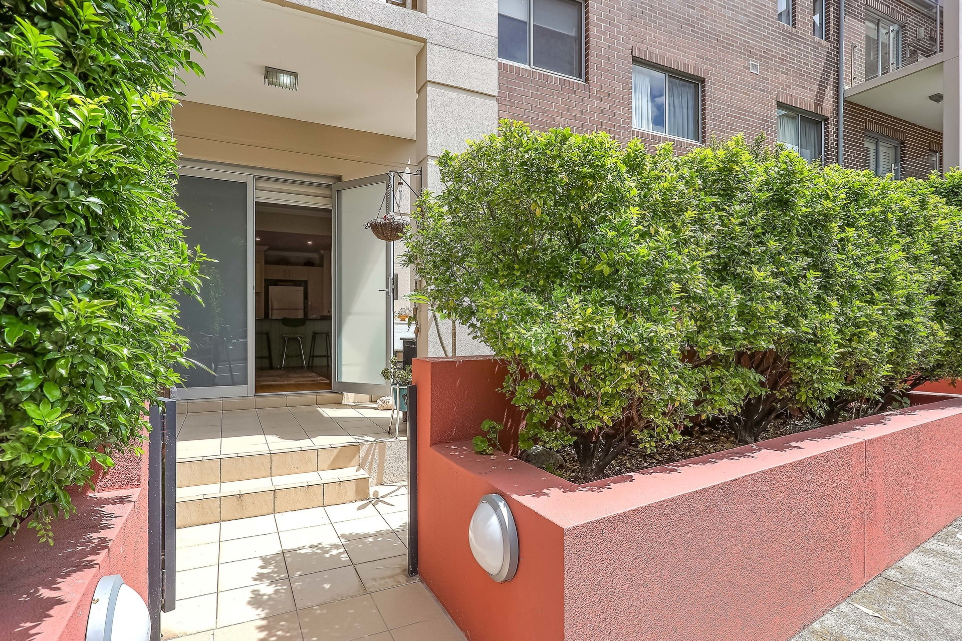 4/342a Marrickville Road, Marrickville Sold by Hudson McHugh - image 1