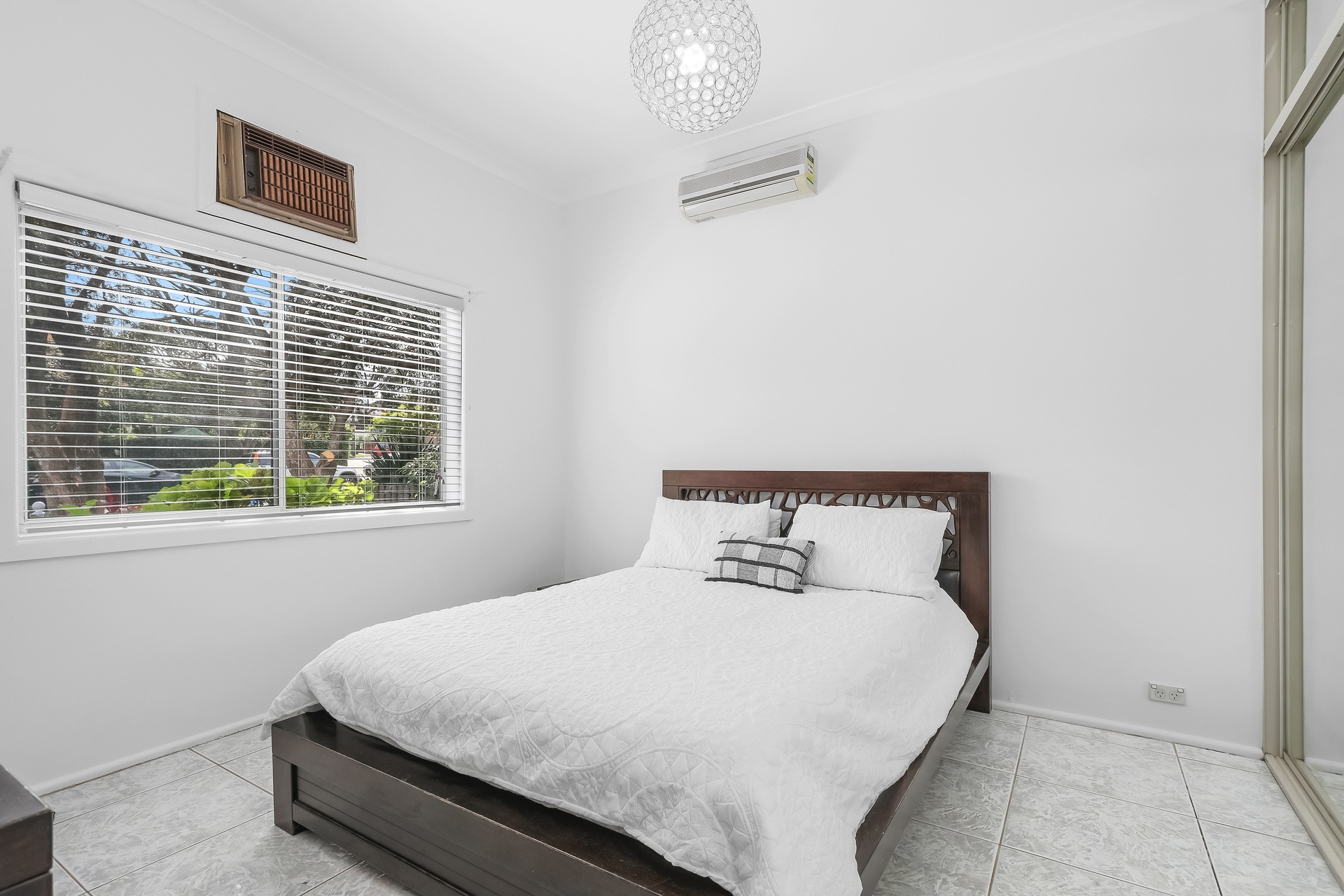 4 Balfour Street, Dulwich Hill Sold by Hudson McHugh - image 1