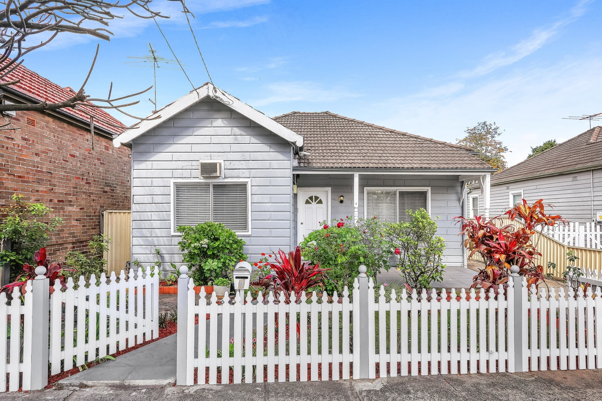 4 Balfour Street, Dulwich Hill Sold by Hudson McHugh - image 1