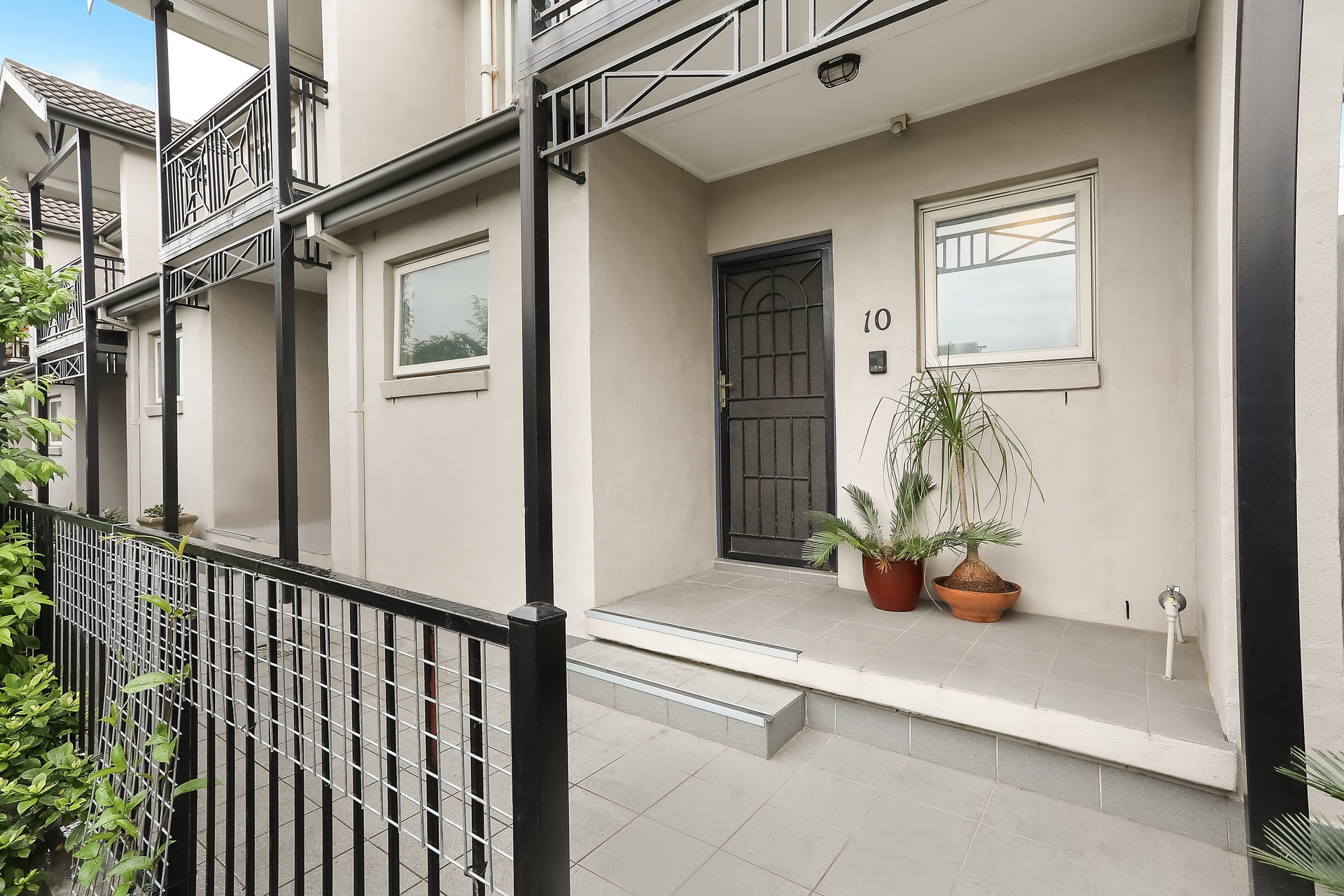 10/299 Norton Street, Lilyfield Sold by Hudson McHugh - image 1