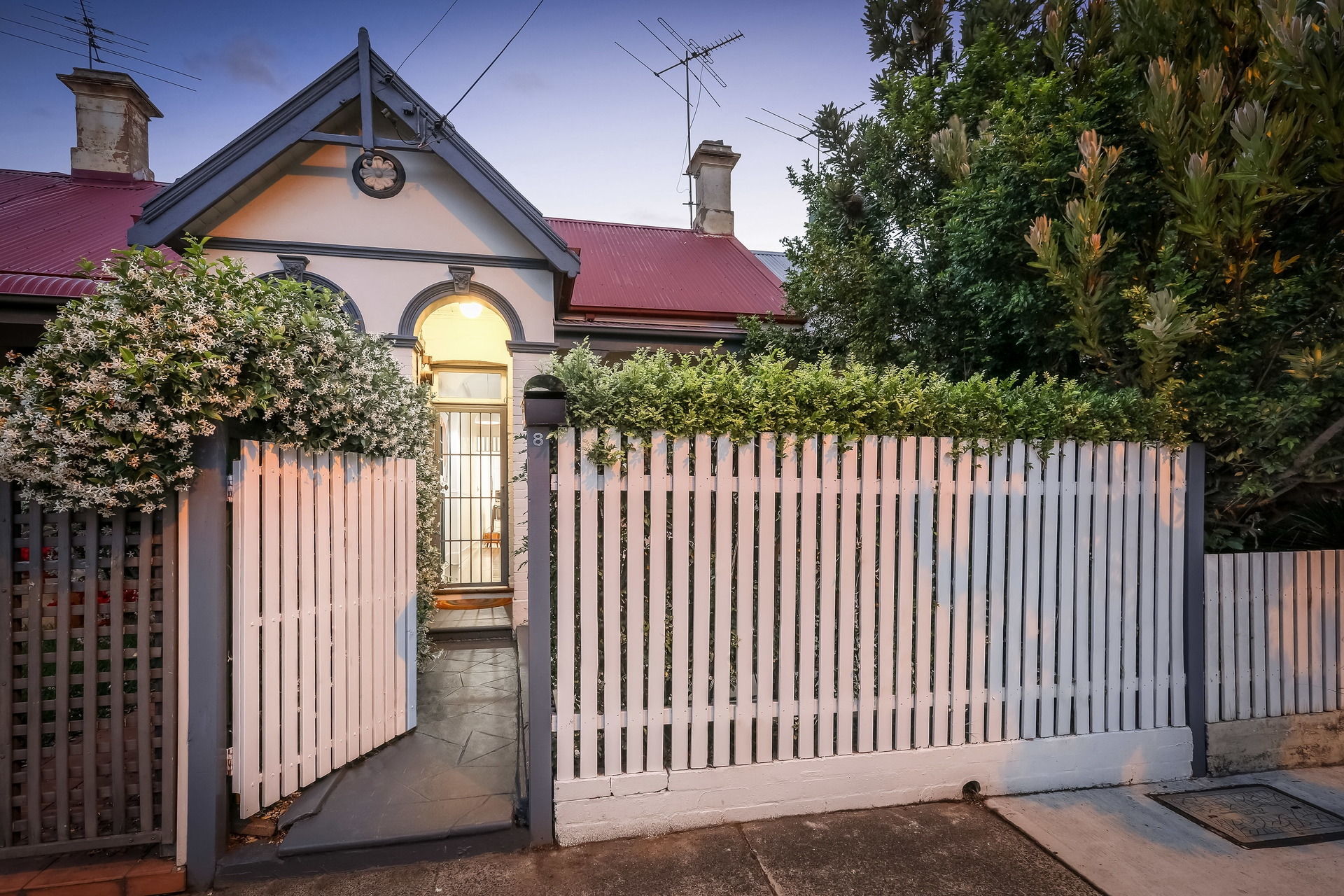 8 Llewellyn Street, Marrickville Sold by Hudson McHugh - image 1