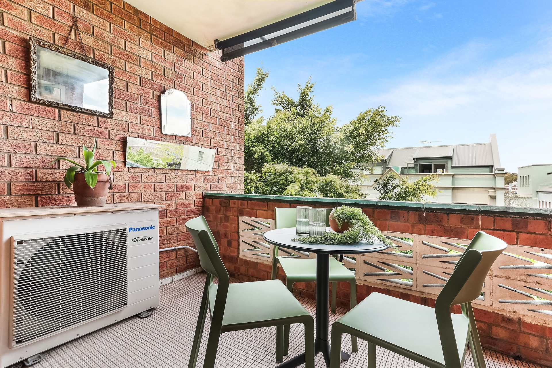 7/344 Edgeware Road, Newtown Sold by Hudson McHugh - image 1