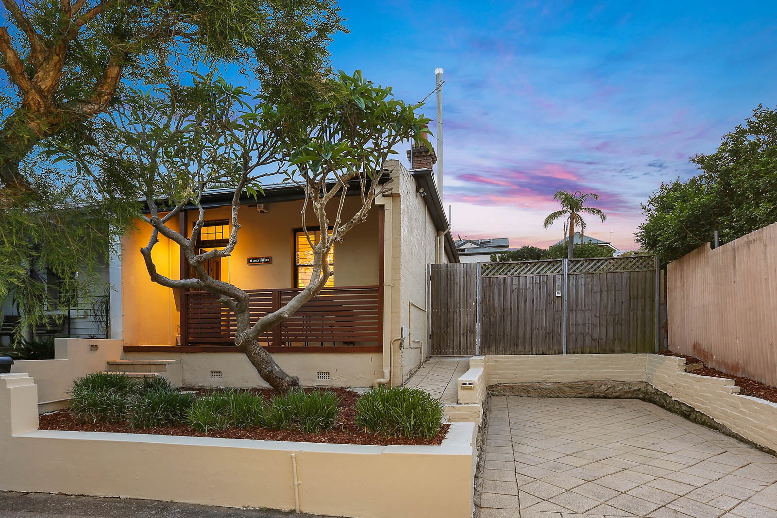 18 John Street, Leichhardt Sold by Hudson McHugh - image 1