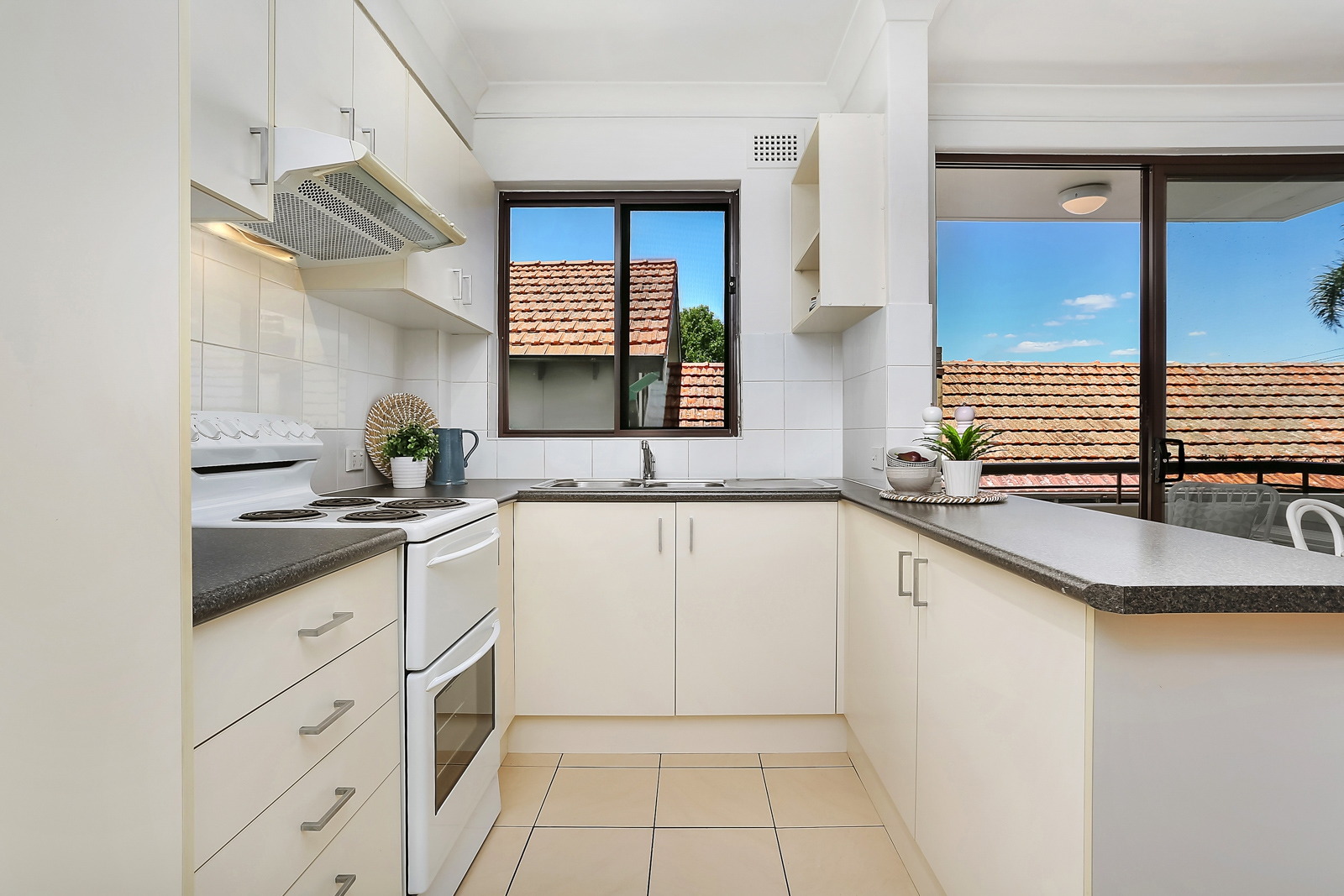 2/51 Hay Street, Leichhardt Sold by Hudson McHugh - image 1