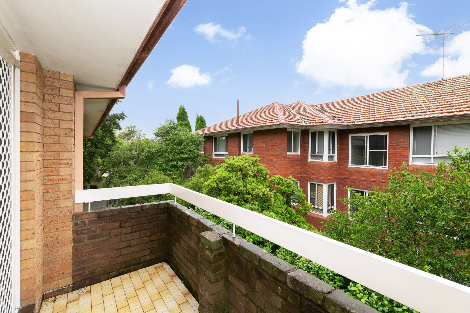 8/8 Chandos Street, Ashfield Sold by Hudson McHugh - image 1