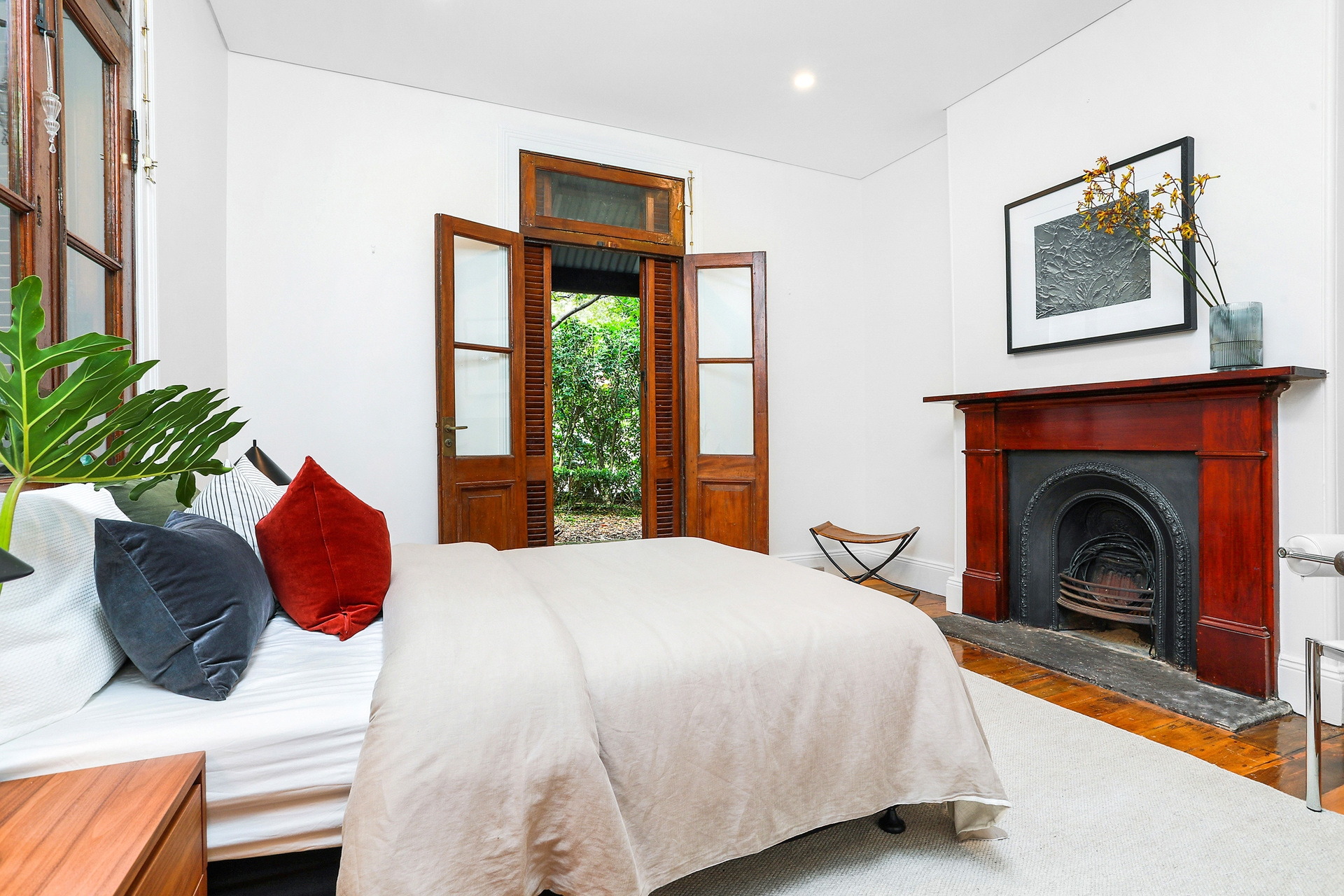 11 Hopetoun Street, Petersham Sold by Hudson McHugh - image 1