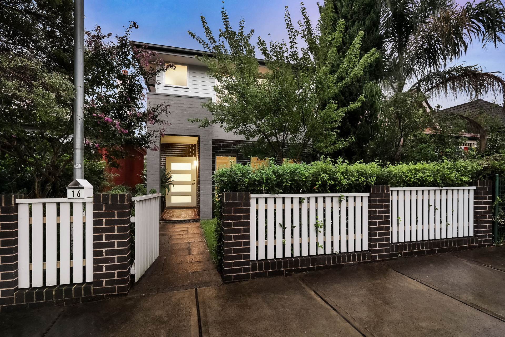 16 Carlisle Street, Ashfield Sold by Hudson McHugh - image 1