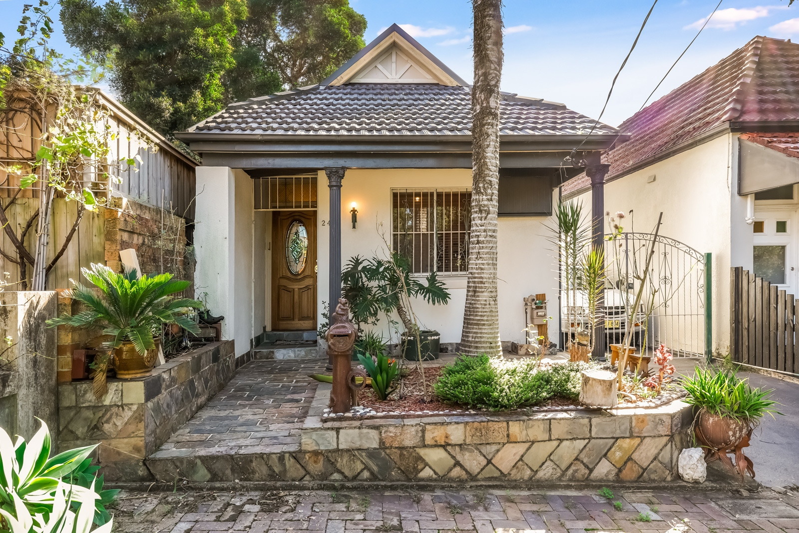 24 Gordon Square, Marrickville Sold by Hudson McHugh - image 1