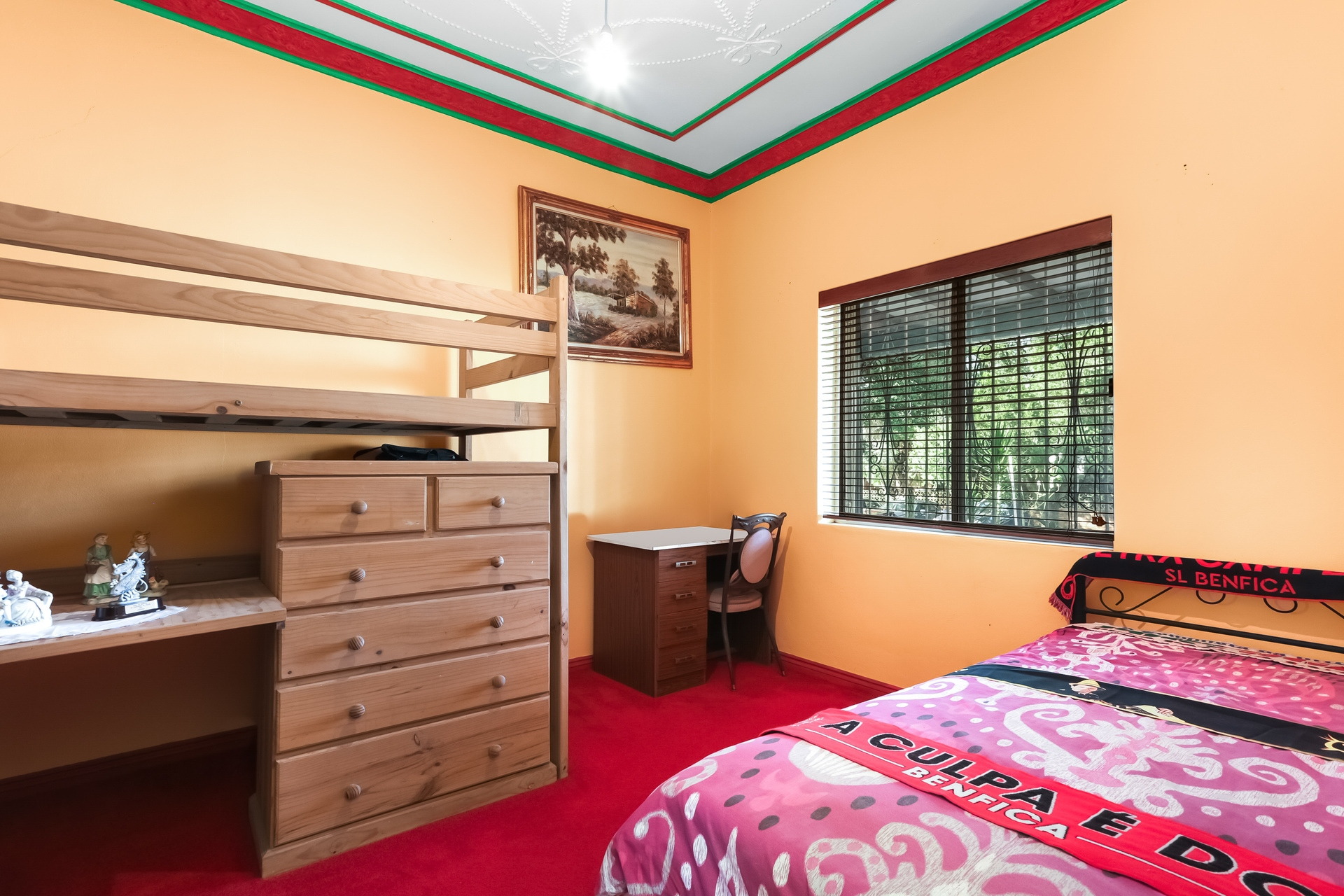 24 Gordon Square, Marrickville Sold by Hudson McHugh - image 1